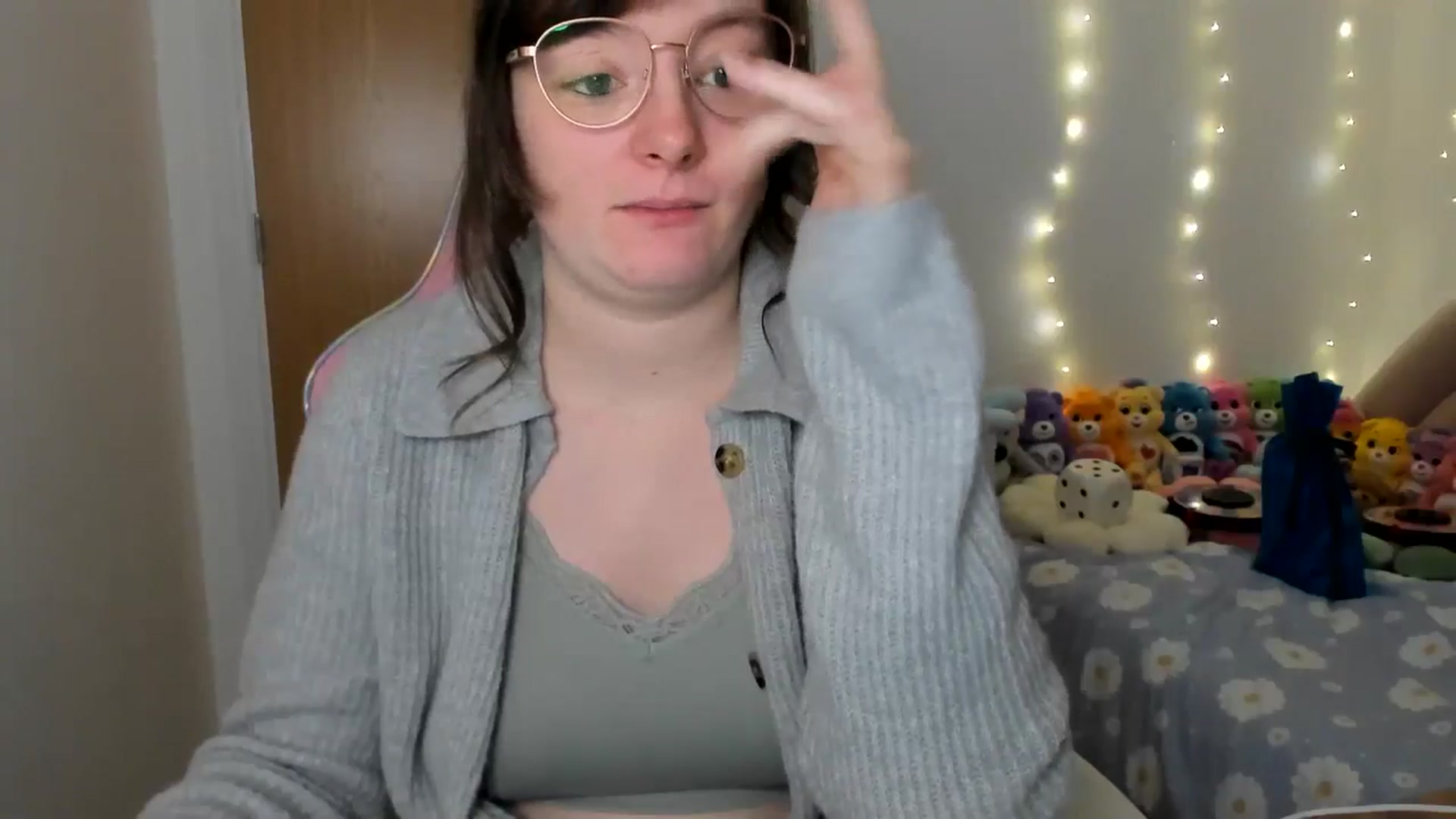 Gallery image thumbnail from JessieBear_'s myfreecams stream on, 12/17/2024, 16:55 image 10 of 20