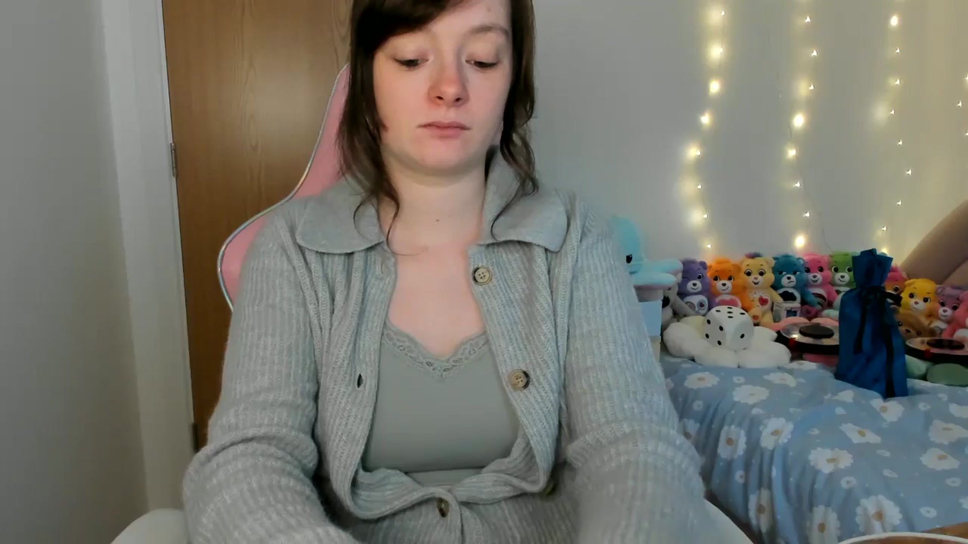 Gallery image thumbnail from JessieBear_'s myfreecams stream on, 12/17/2024, 16:55 image 3 of 20