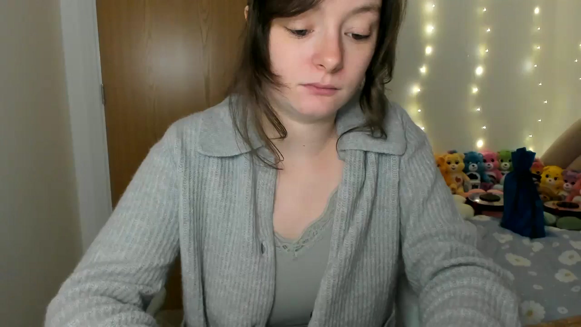 Gallery image thumbnail from JessieBear_'s myfreecams stream on, 12/17/2024, 17:49 image 3 of 20