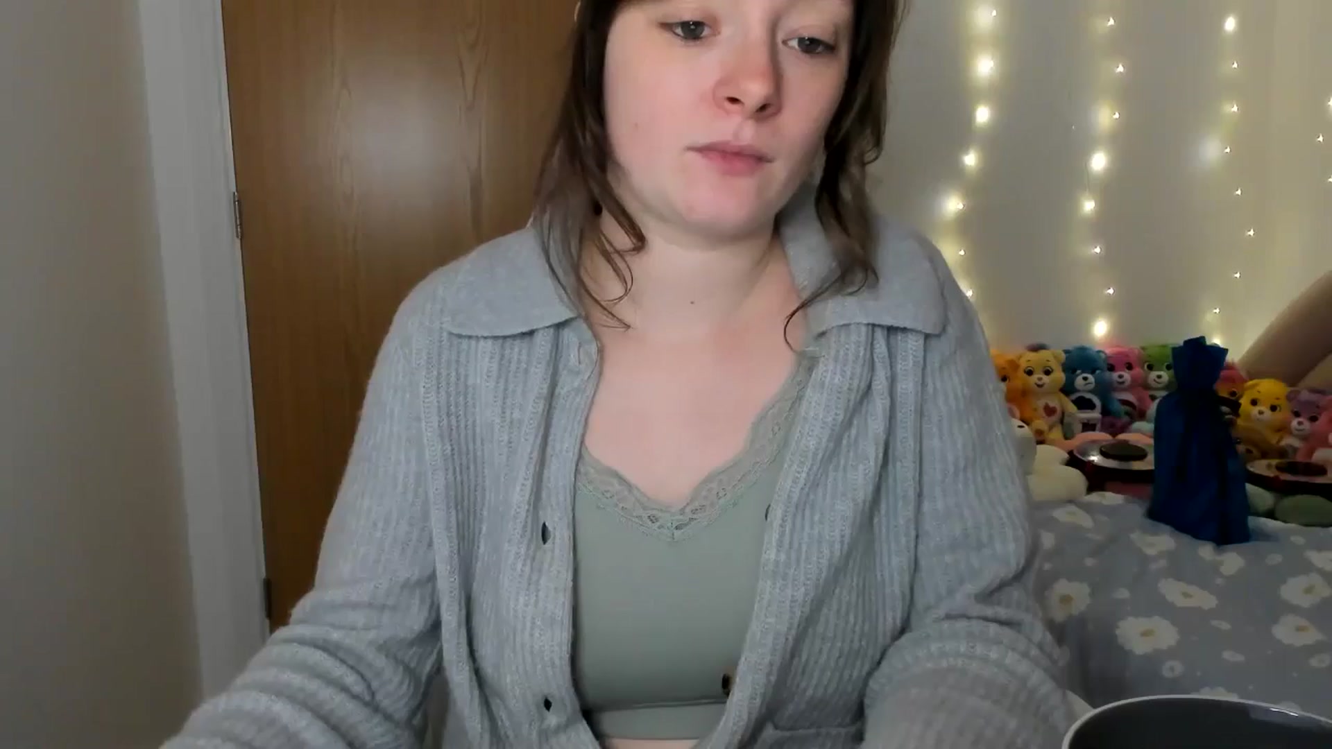 Gallery image thumbnail from JessieBear_'s myfreecams stream on, 12/17/2024, 17:49 image 1 of 20