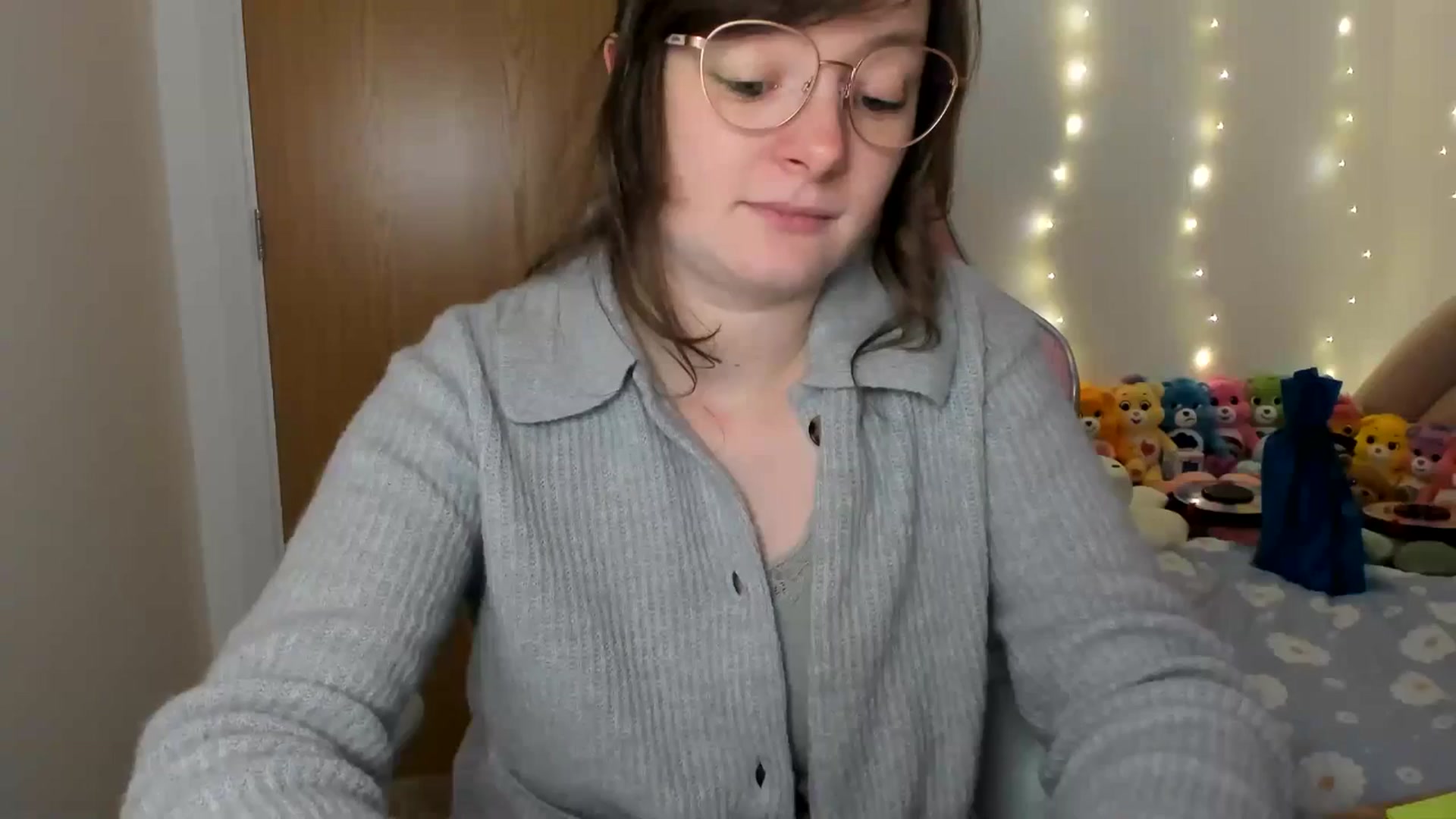 Gallery image thumbnail from JessieBear_'s myfreecams stream on, 12/17/2024, 17:49 image 19 of 20