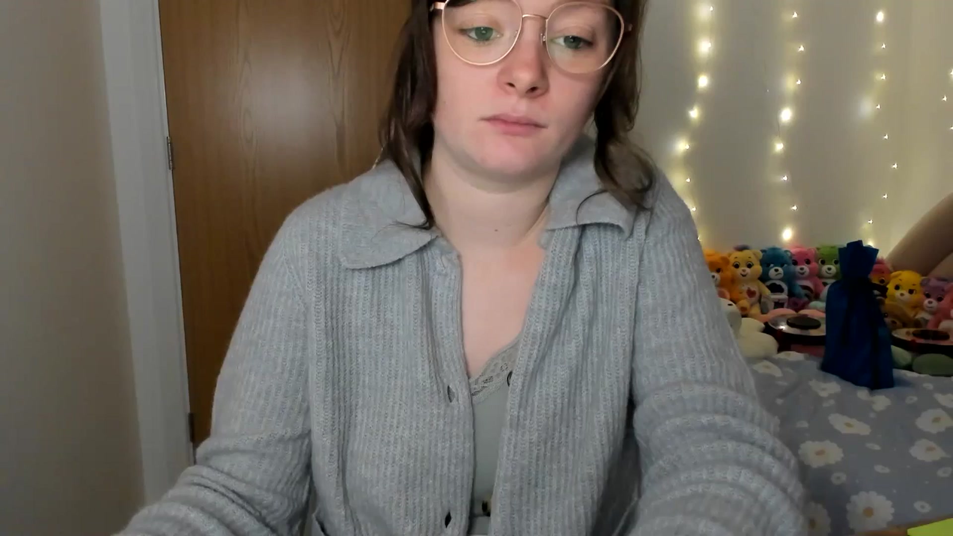 Gallery image thumbnail from JessieBear_'s myfreecams stream on, 12/17/2024, 17:49 image 6 of 20