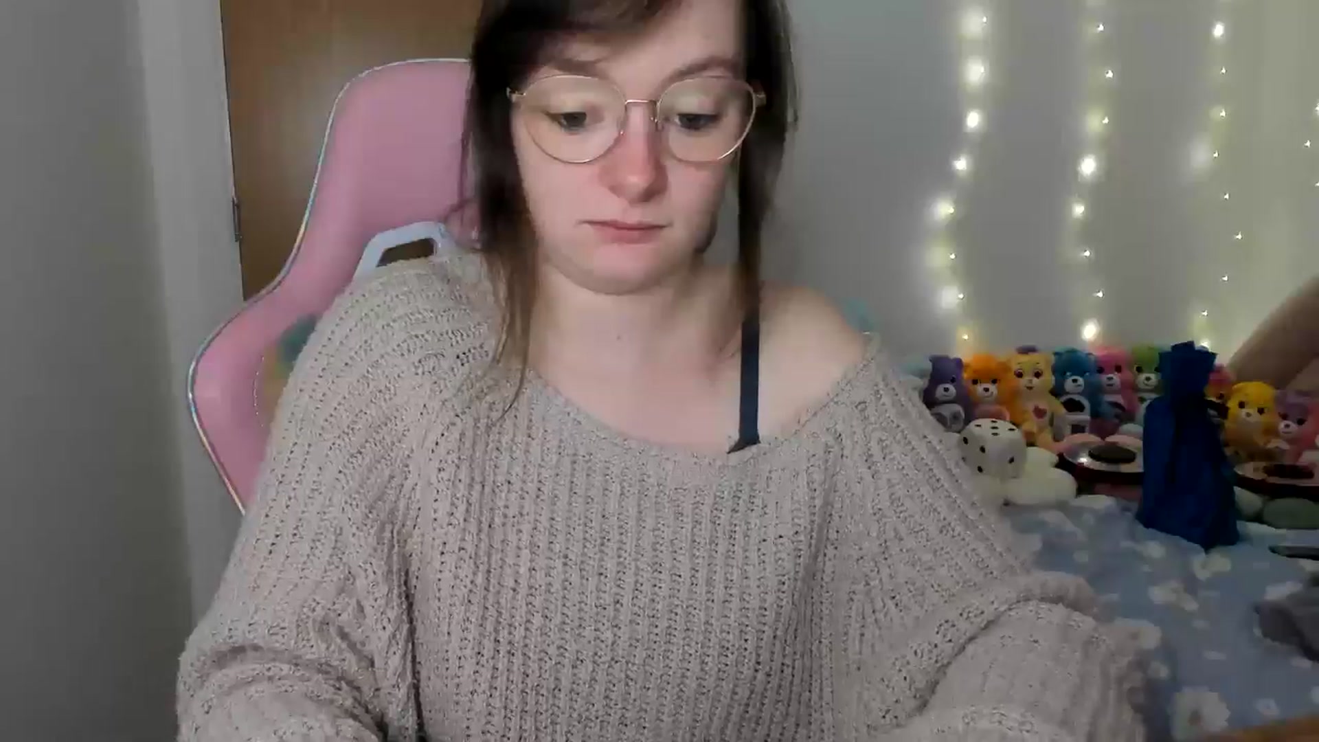 Gallery image thumbnail from JessieBear_'s myfreecams stream on, 12/20/2024, 16:09 image 18 of 20