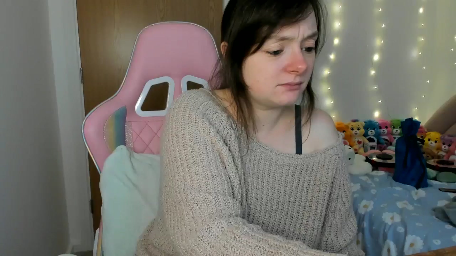 Gallery image thumbnail from JessieBear_'s myfreecams stream on, 12/20/2024, 16:09 image 3 of 20