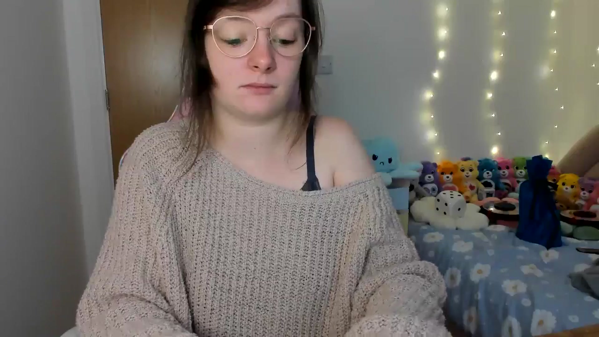 Gallery image thumbnail from JessieBear_'s myfreecams stream on, 12/20/2024, 16:09 image 14 of 20