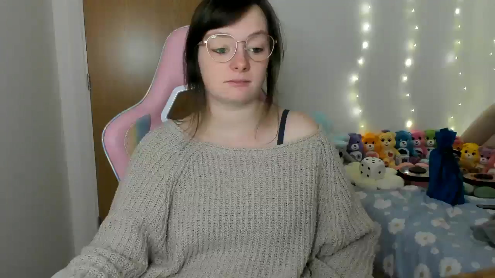 Gallery image thumbnail from JessieBear_'s myfreecams stream on, 12/20/2024, 16:20 image 12 of 20