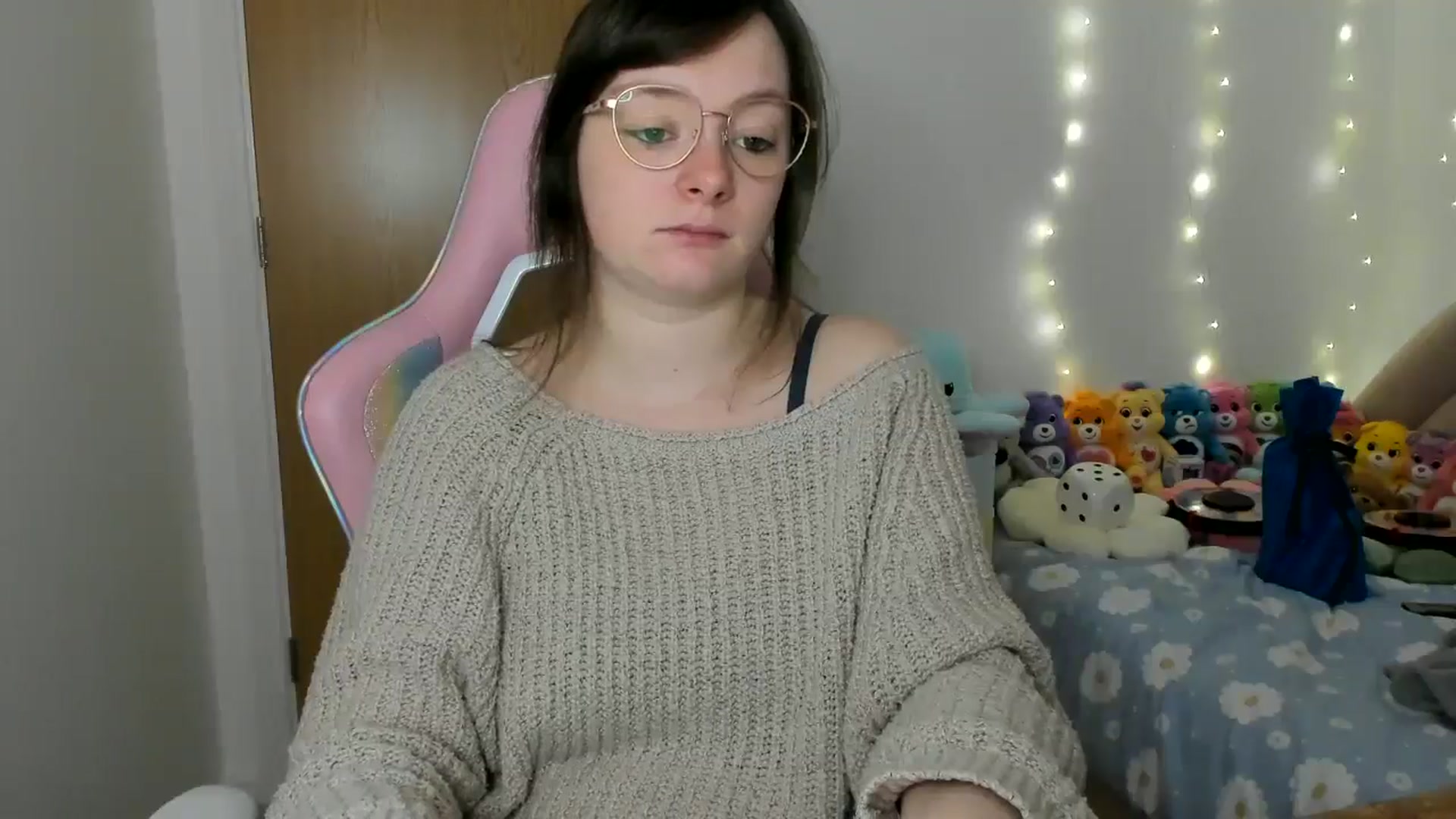 Gallery image thumbnail from JessieBear_'s myfreecams stream on, 12/20/2024, 16:20 image 11 of 20