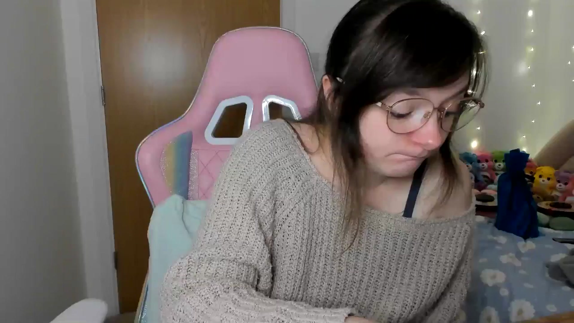 Gallery image thumbnail from JessieBear_'s myfreecams stream on, 12/20/2024, 16:20 image 19 of 20