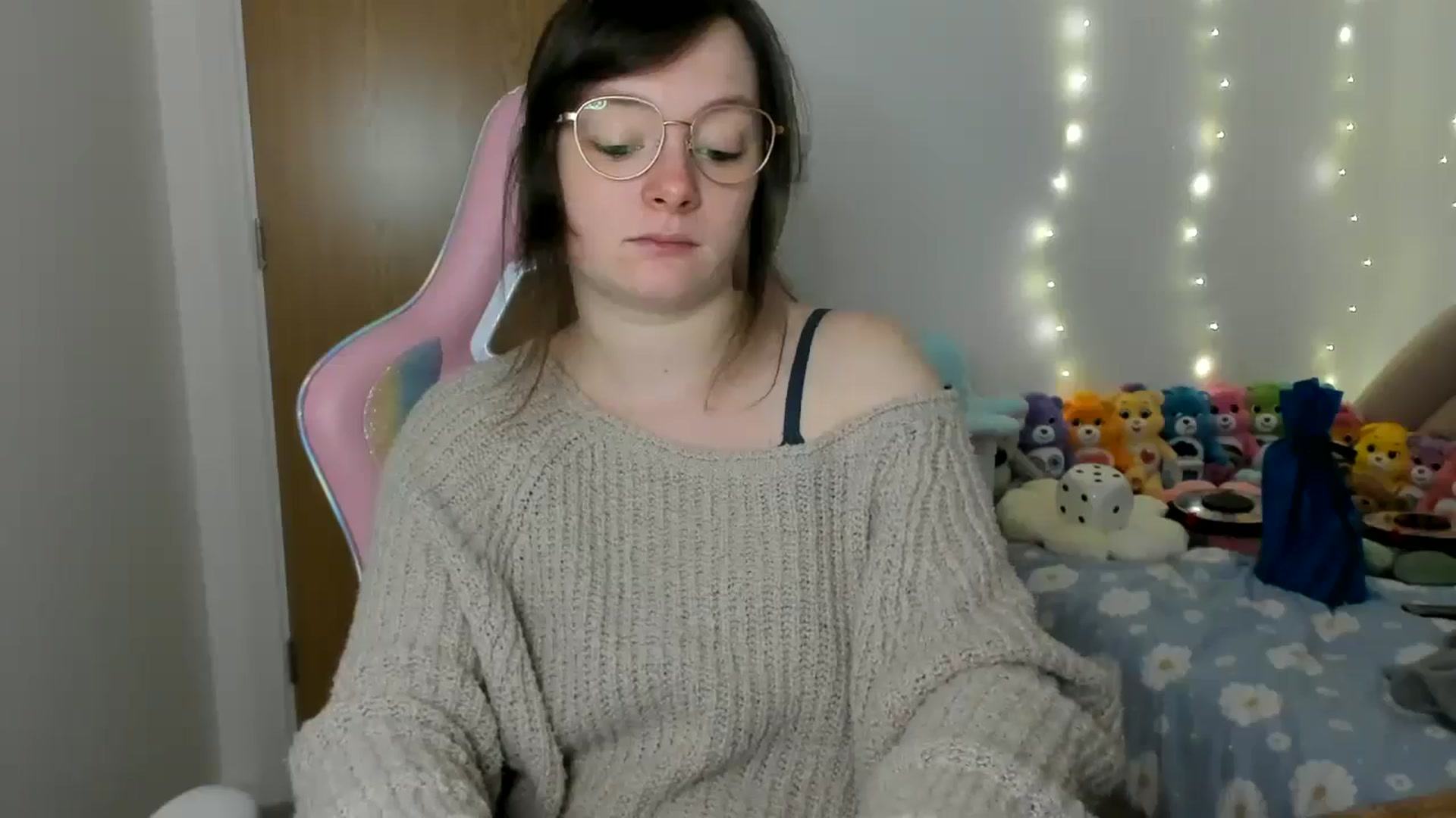 Gallery image thumbnail from JessieBear_'s myfreecams stream on, 12/20/2024, 16:20 image 10 of 20