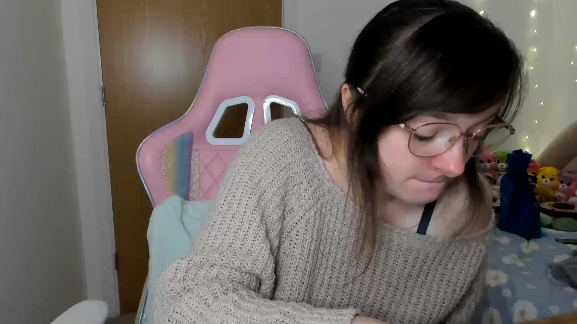 Gallery image thumbnail from JessieBear_'s myfreecams stream on, 12/20/2024, 16:20 image 17 of 20