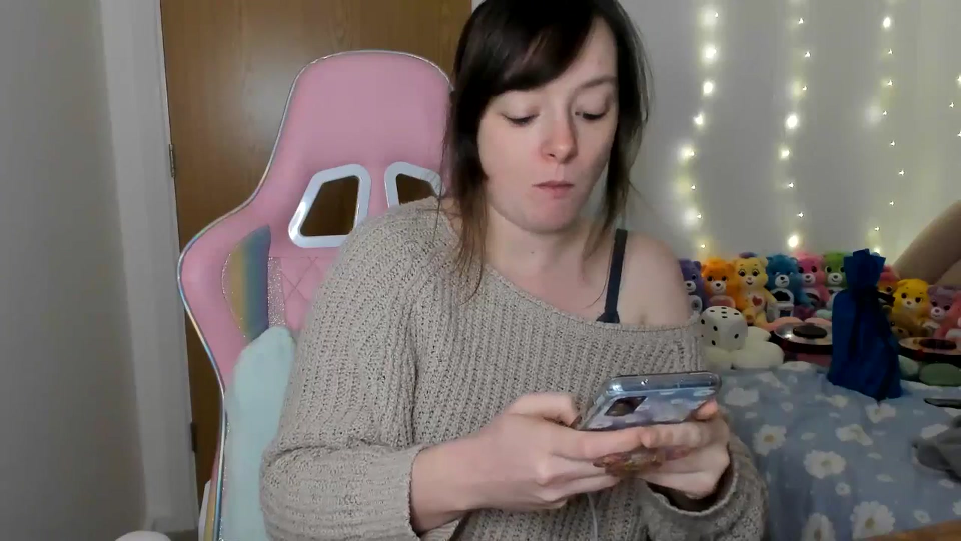 Gallery image thumbnail from JessieBear_'s myfreecams stream on, 12/20/2024, 17:13 image 13 of 20