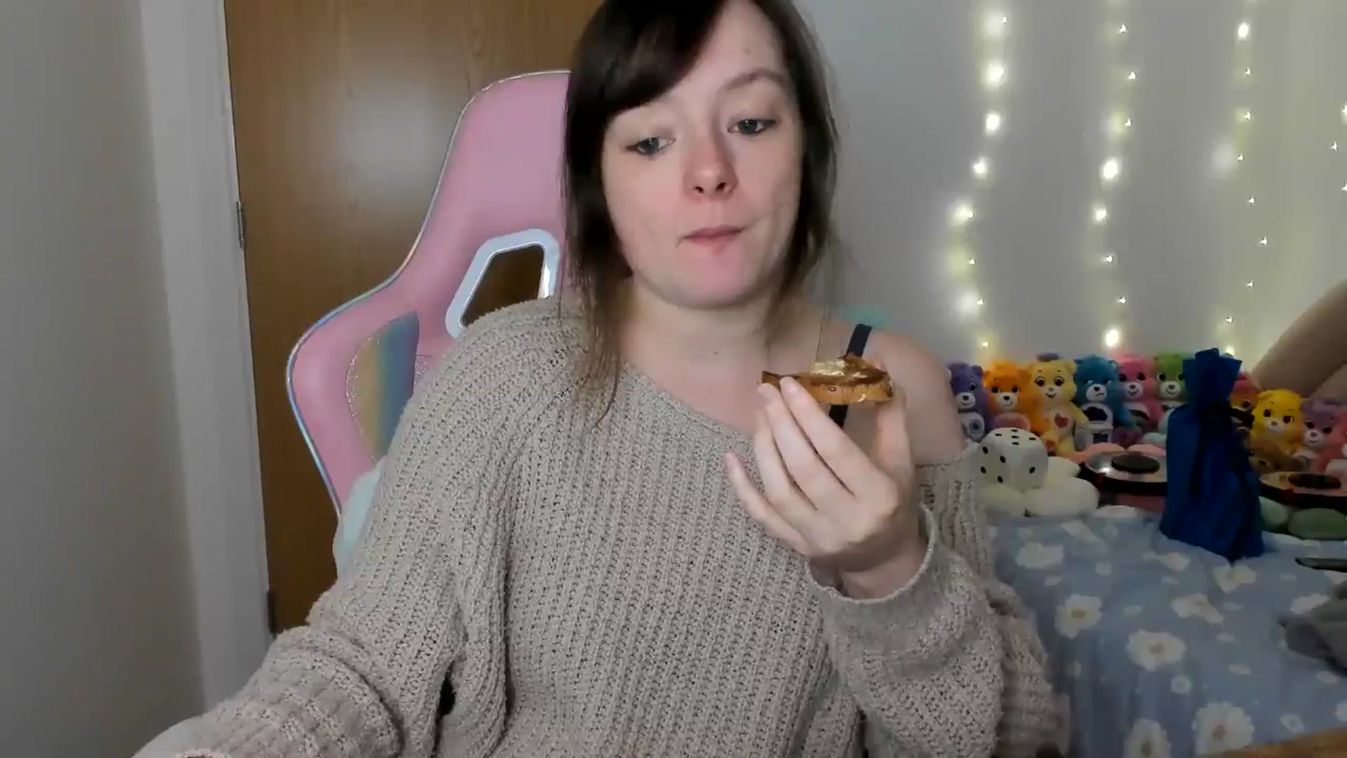 Gallery image thumbnail from JessieBear_'s myfreecams stream on, 12/20/2024, 17:13 image 17 of 20