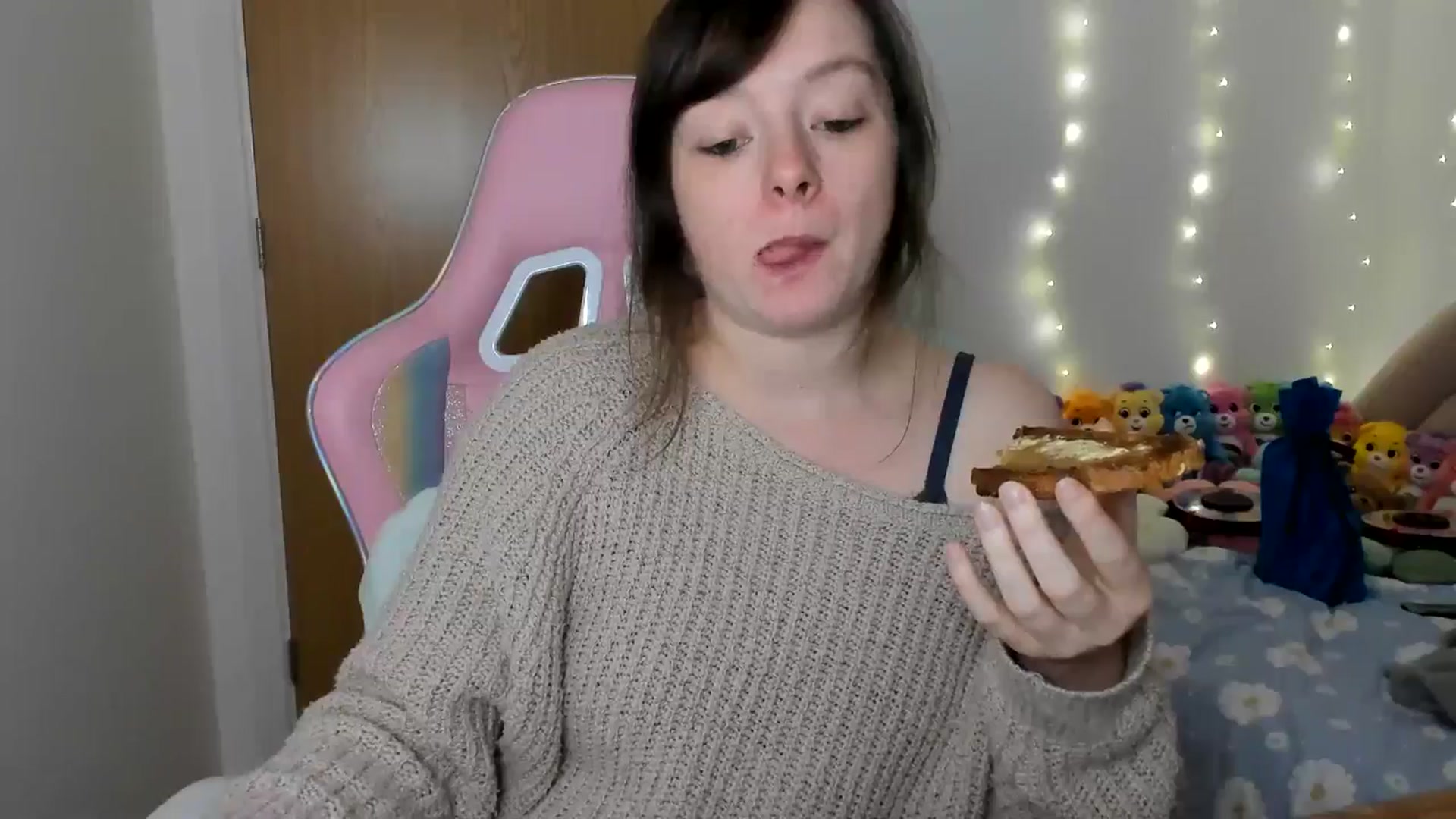 Gallery image thumbnail from JessieBear_'s myfreecams stream on, 12/20/2024, 17:13 image 15 of 20