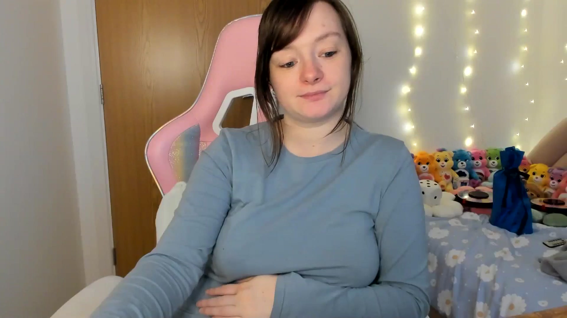 Gallery image thumbnail from JessieBear_'s myfreecams stream on, 12/23/2024, 16:49 image 4 of 20