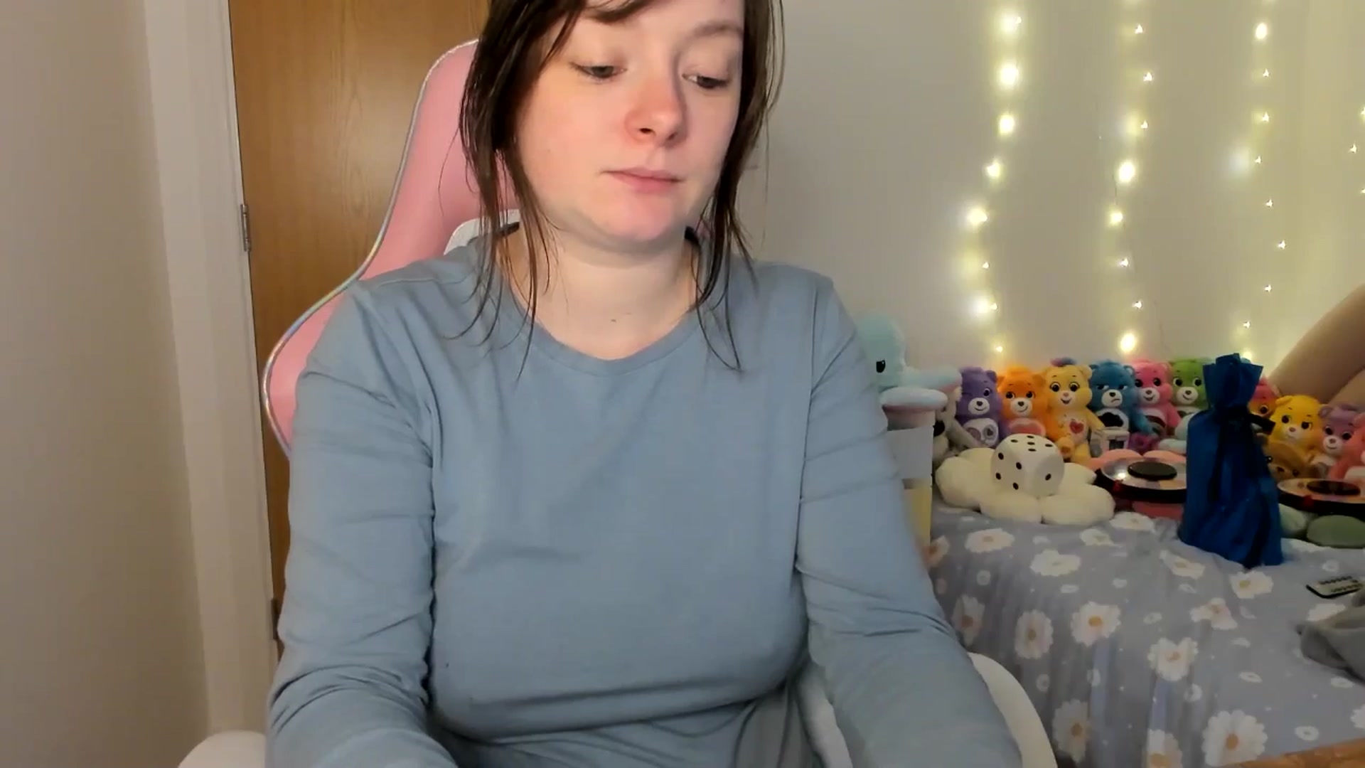 Gallery image thumbnail from JessieBear_'s myfreecams stream on, 12/23/2024, 16:49 image 7 of 20