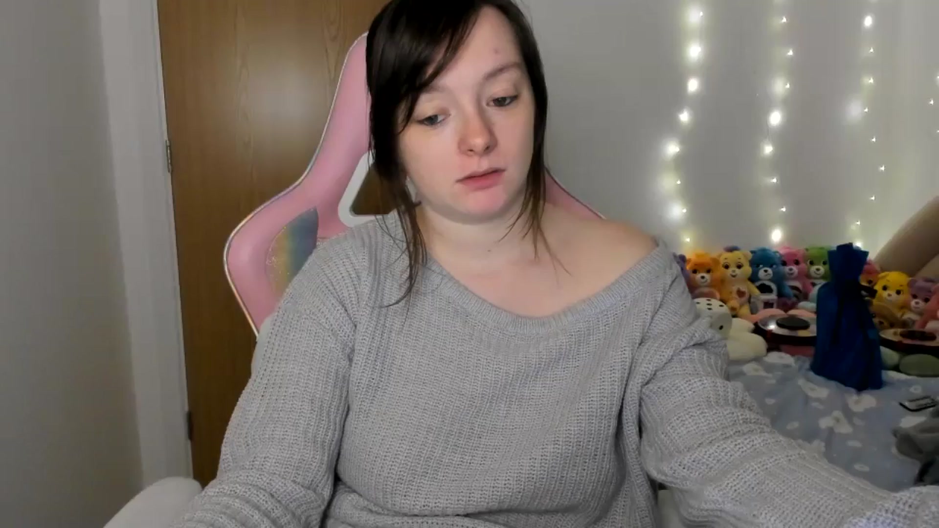 Gallery image thumbnail from JessieBear_'s myfreecams stream on, 12/23/2024, 17:49 image 16 of 20