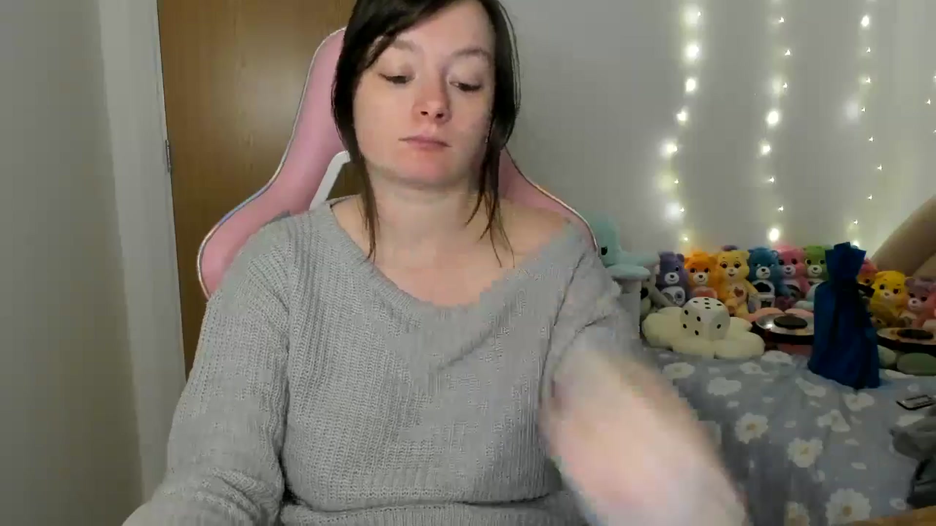 Gallery image thumbnail from JessieBear_'s myfreecams stream on, 12/23/2024, 17:49 image 13 of 20