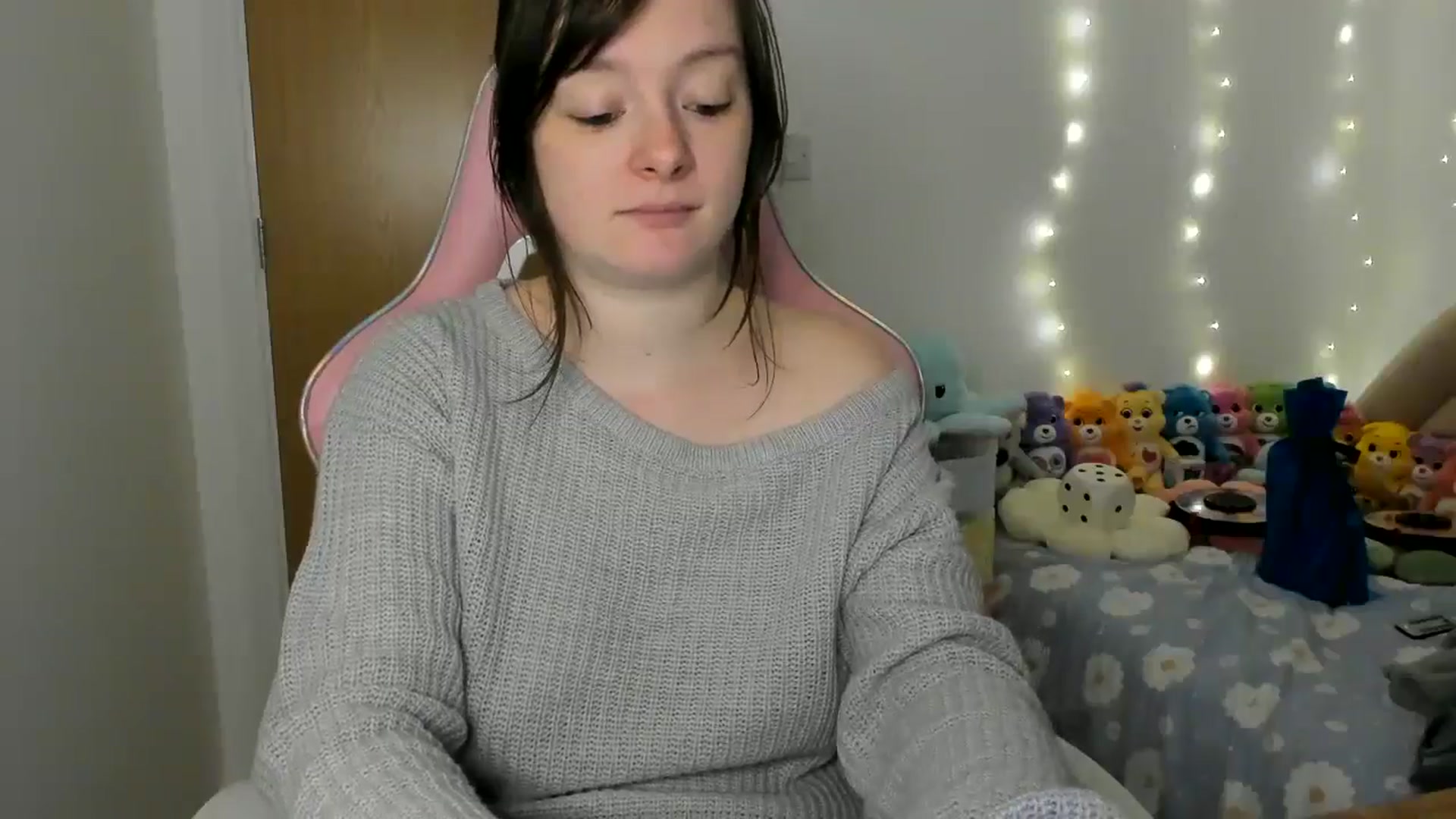 Gallery image thumbnail from JessieBear_'s myfreecams stream on, 12/23/2024, 17:49 image 11 of 20