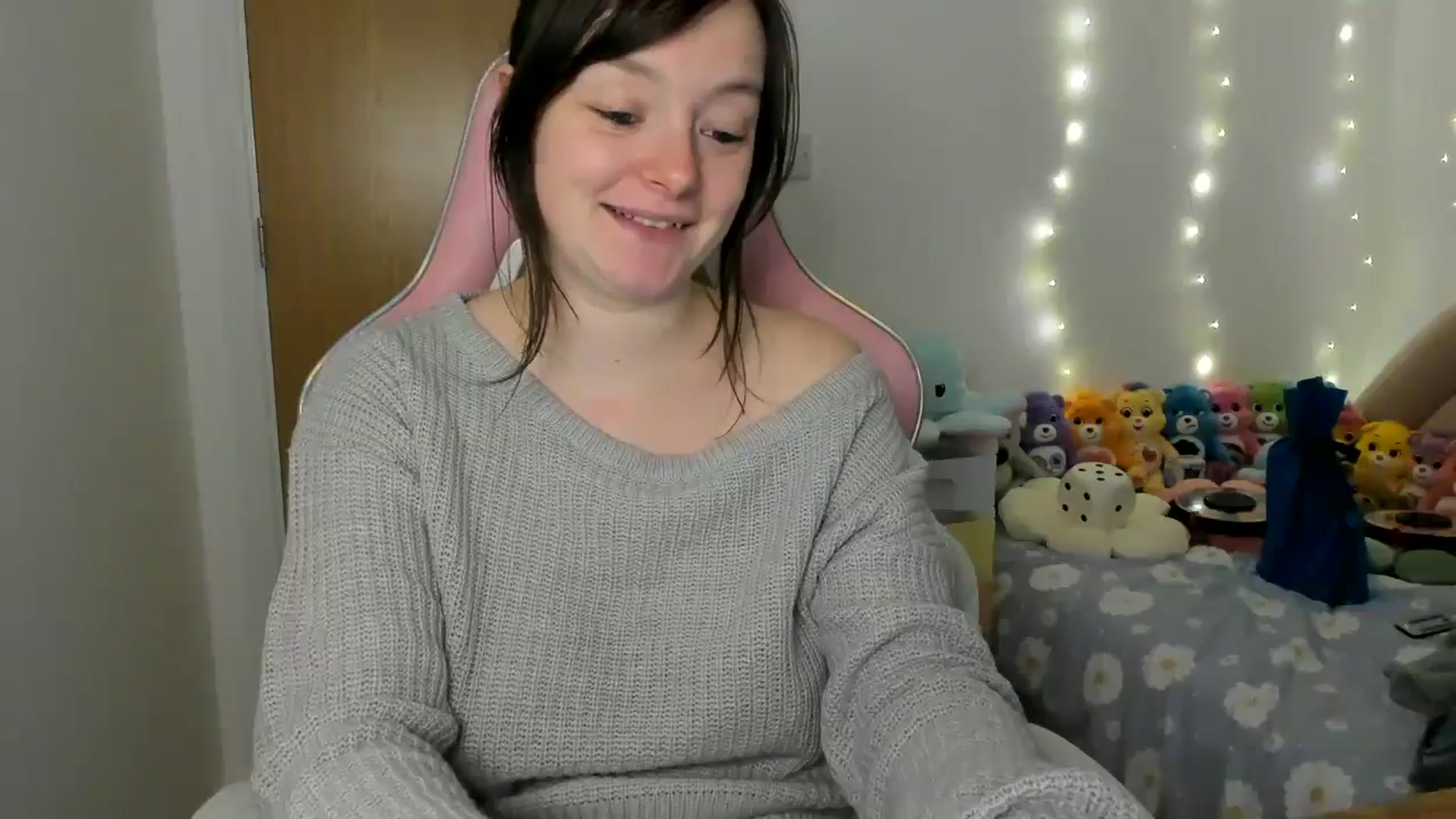Gallery image thumbnail from JessieBear_'s myfreecams stream on, 12/23/2024, 17:49 image 10 of 20