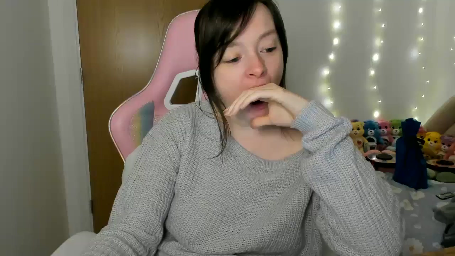 Gallery image thumbnail from JessieBear_'s myfreecams stream on, 12/23/2024, 17:49 image 15 of 20