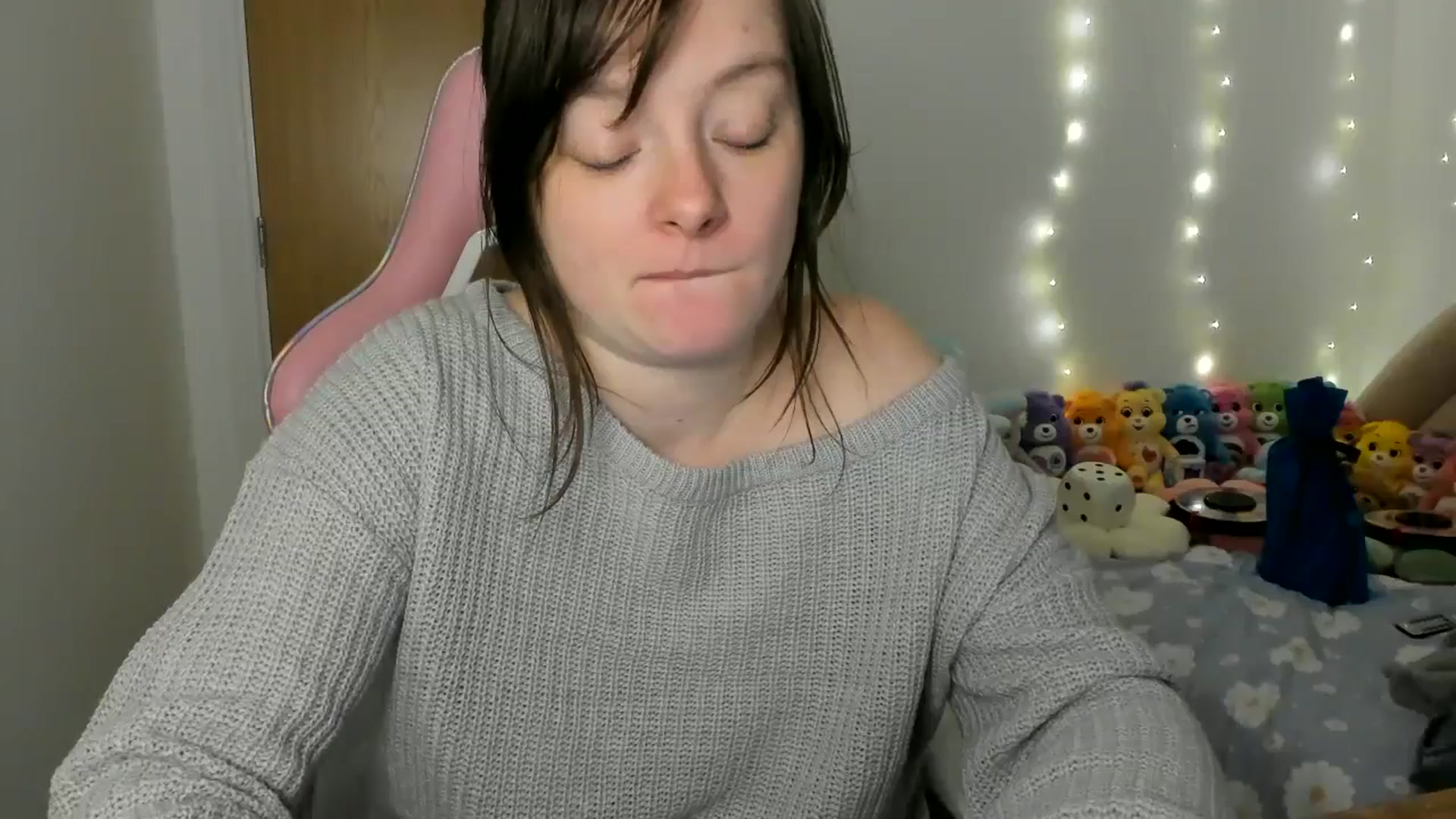 Gallery image thumbnail from JessieBear_'s myfreecams stream on, 12/23/2024, 17:49 image 6 of 20