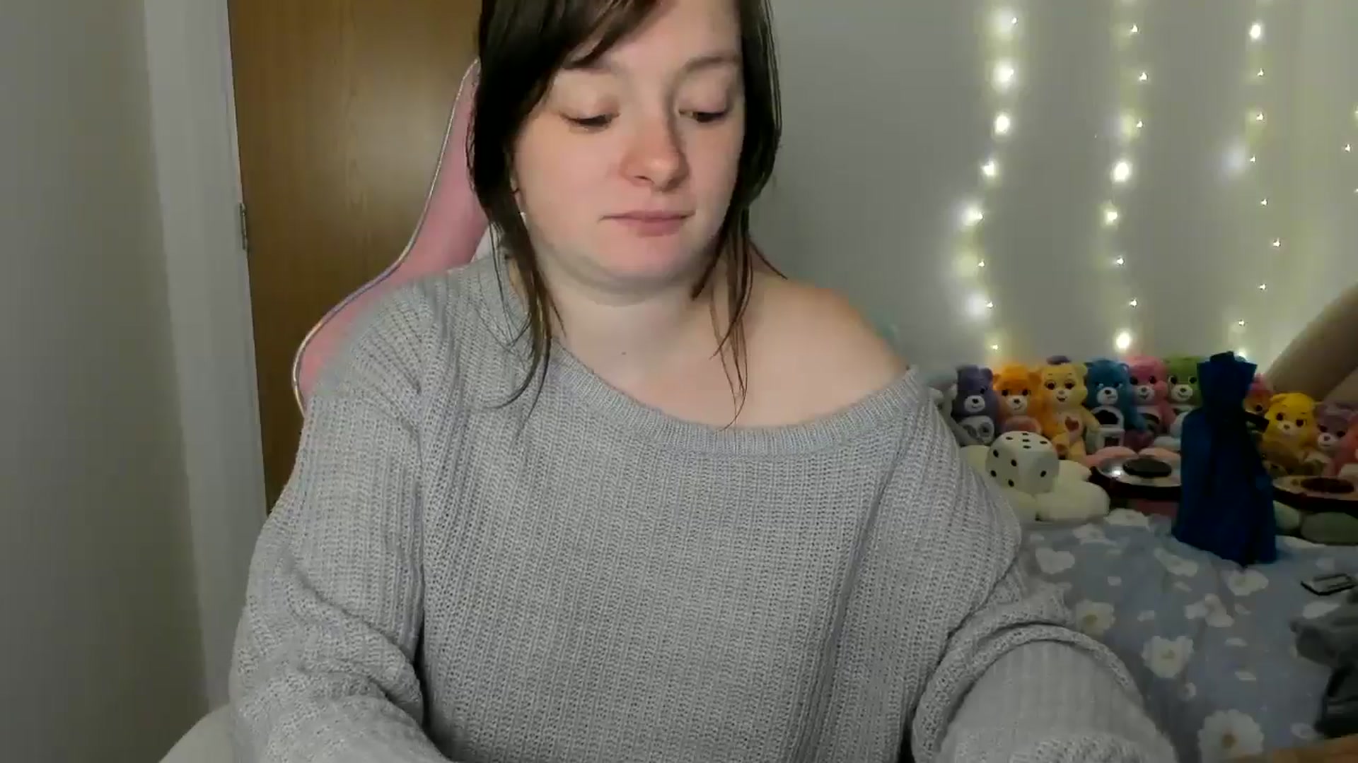 Gallery image thumbnail from JessieBear_'s myfreecams stream on, 12/23/2024, 17:49 image 4 of 20