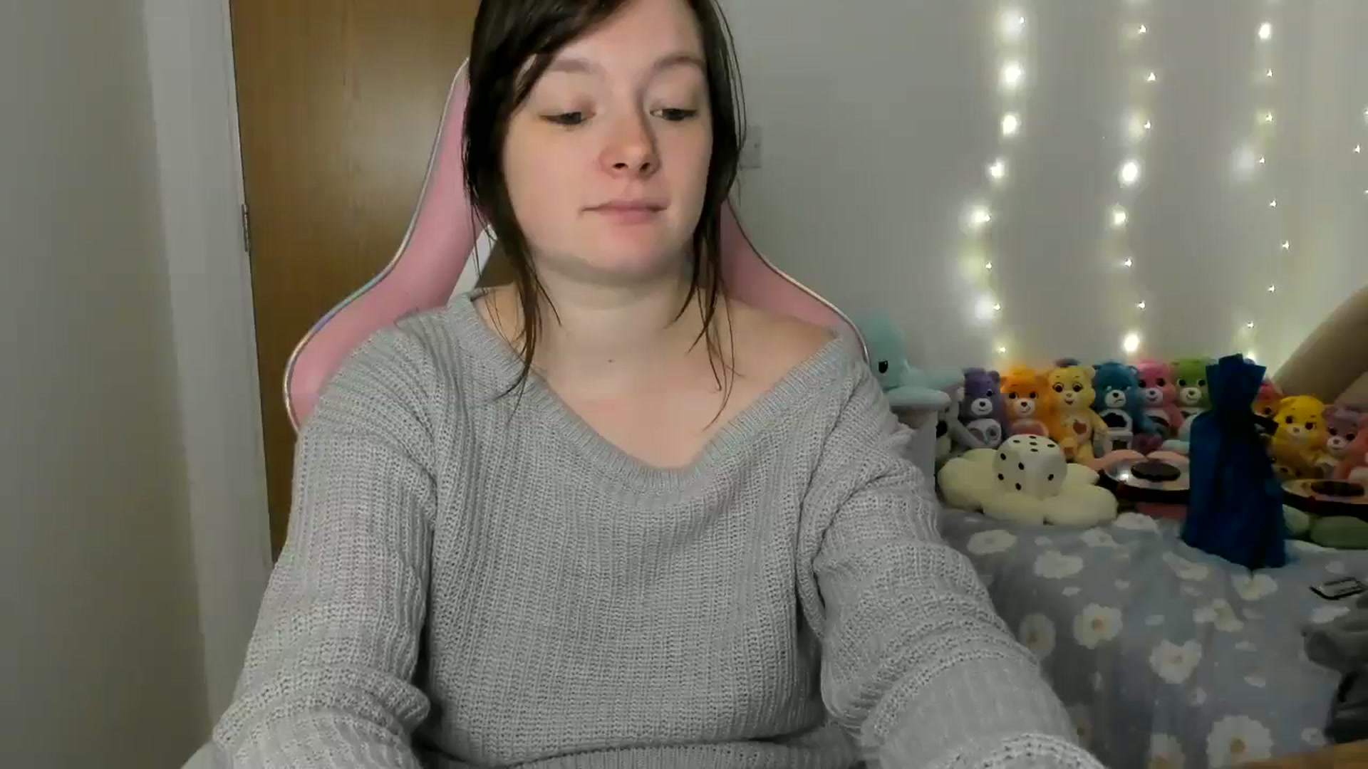 Gallery image thumbnail from JessieBear_'s myfreecams stream on, 12/23/2024, 17:49 image 12 of 20