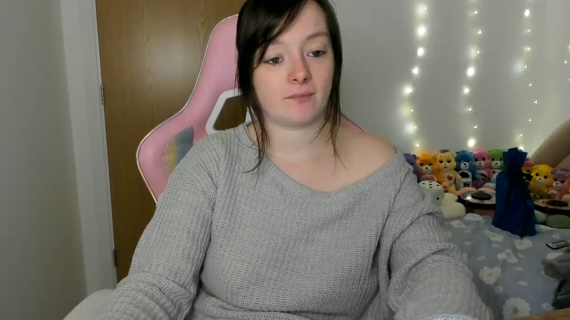 Gallery image thumbnail from JessieBear_'s myfreecams stream on, 12/23/2024, 17:49 image 17 of 20