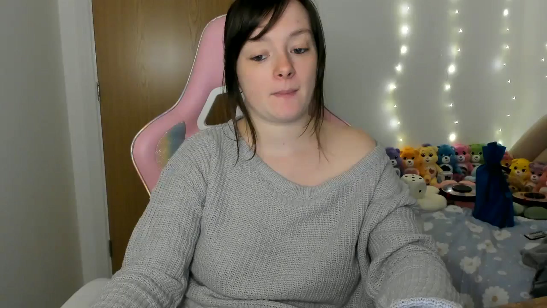 Gallery image thumbnail from JessieBear_'s myfreecams stream on, 12/23/2024, 17:49 image 18 of 20