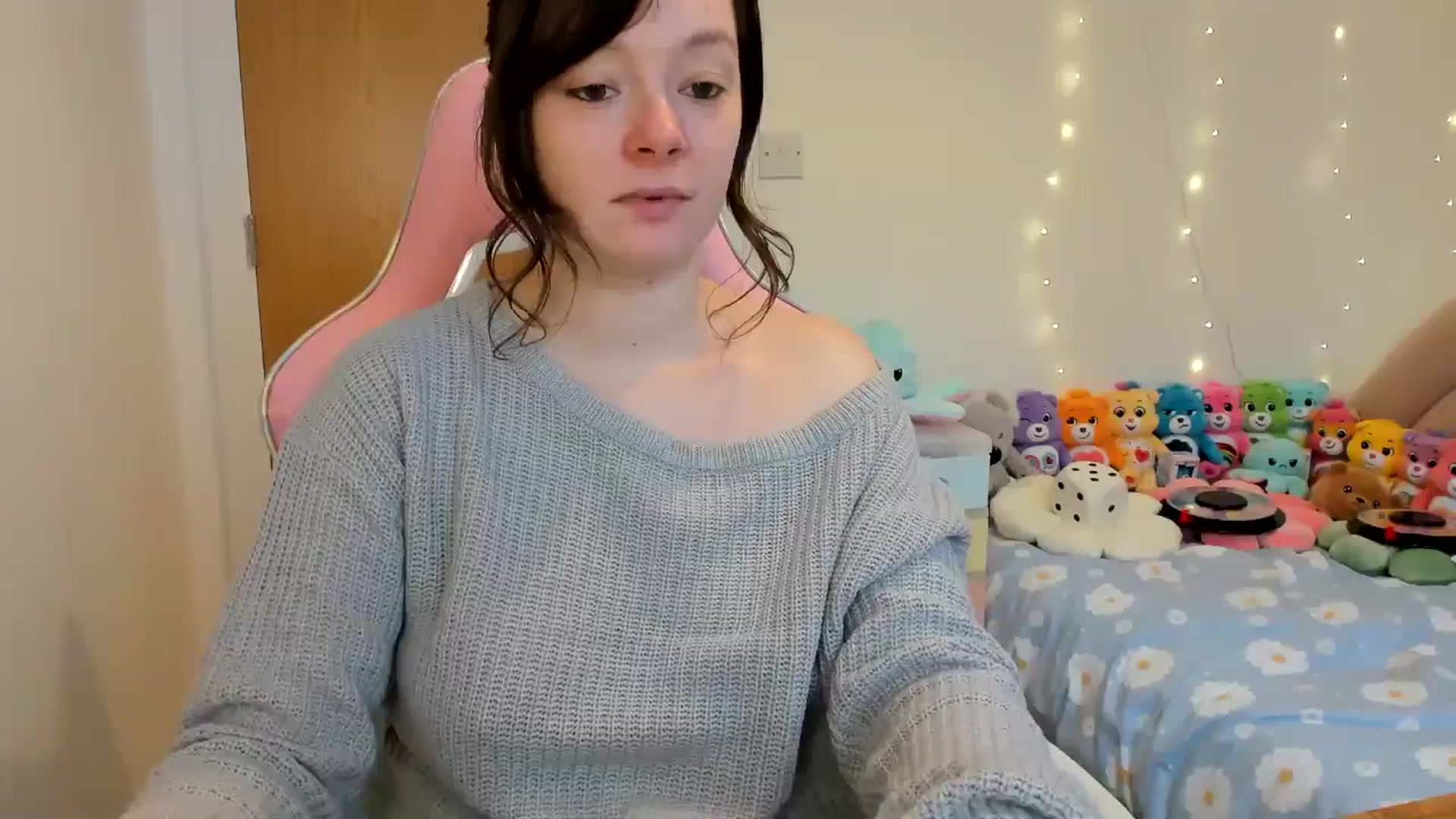 Gallery image thumbnail from JessieBear_'s myfreecams stream on, 12/30/2024, 14:34 image 6 of 20