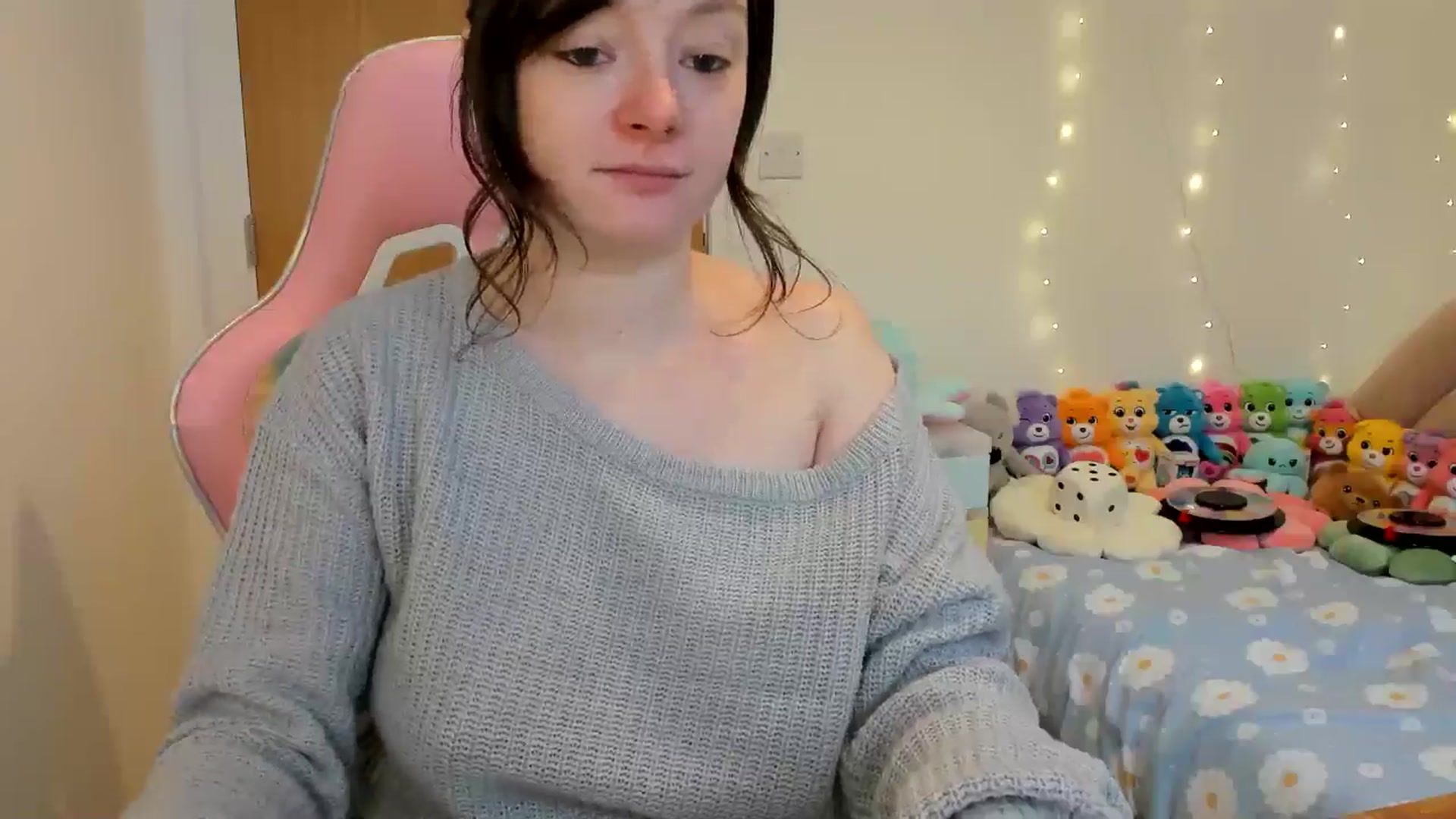 Gallery image thumbnail from JessieBear_'s myfreecams stream on, 12/30/2024, 14:34 image 11 of 20