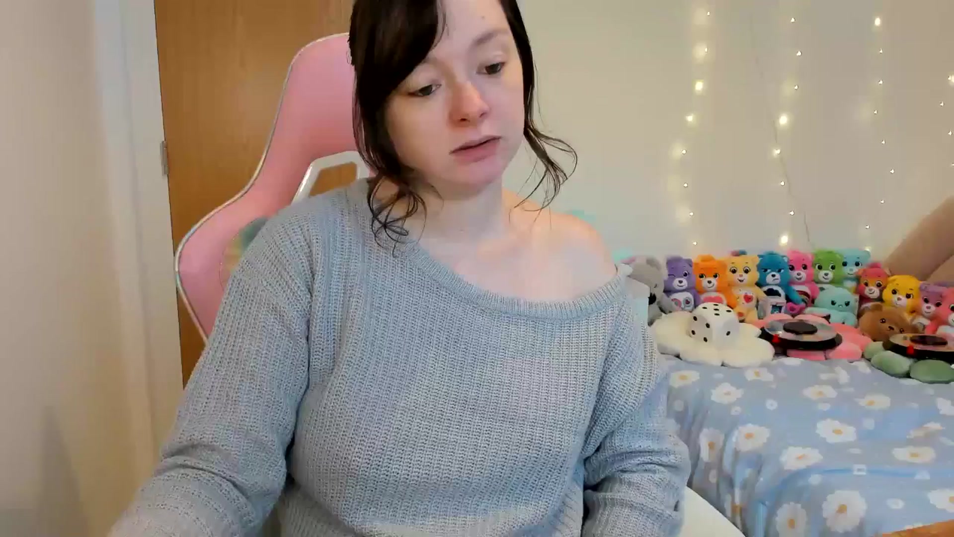 Gallery image thumbnail from JessieBear_'s myfreecams stream on, 12/30/2024, 14:34 image 5 of 20