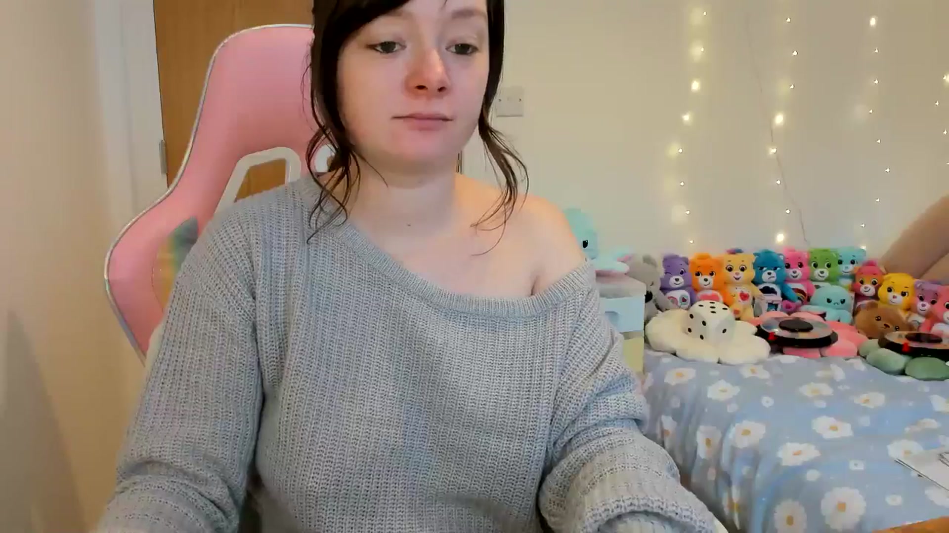 Gallery image thumbnail from JessieBear_'s myfreecams stream on, 12/30/2024, 14:34 image 19 of 20