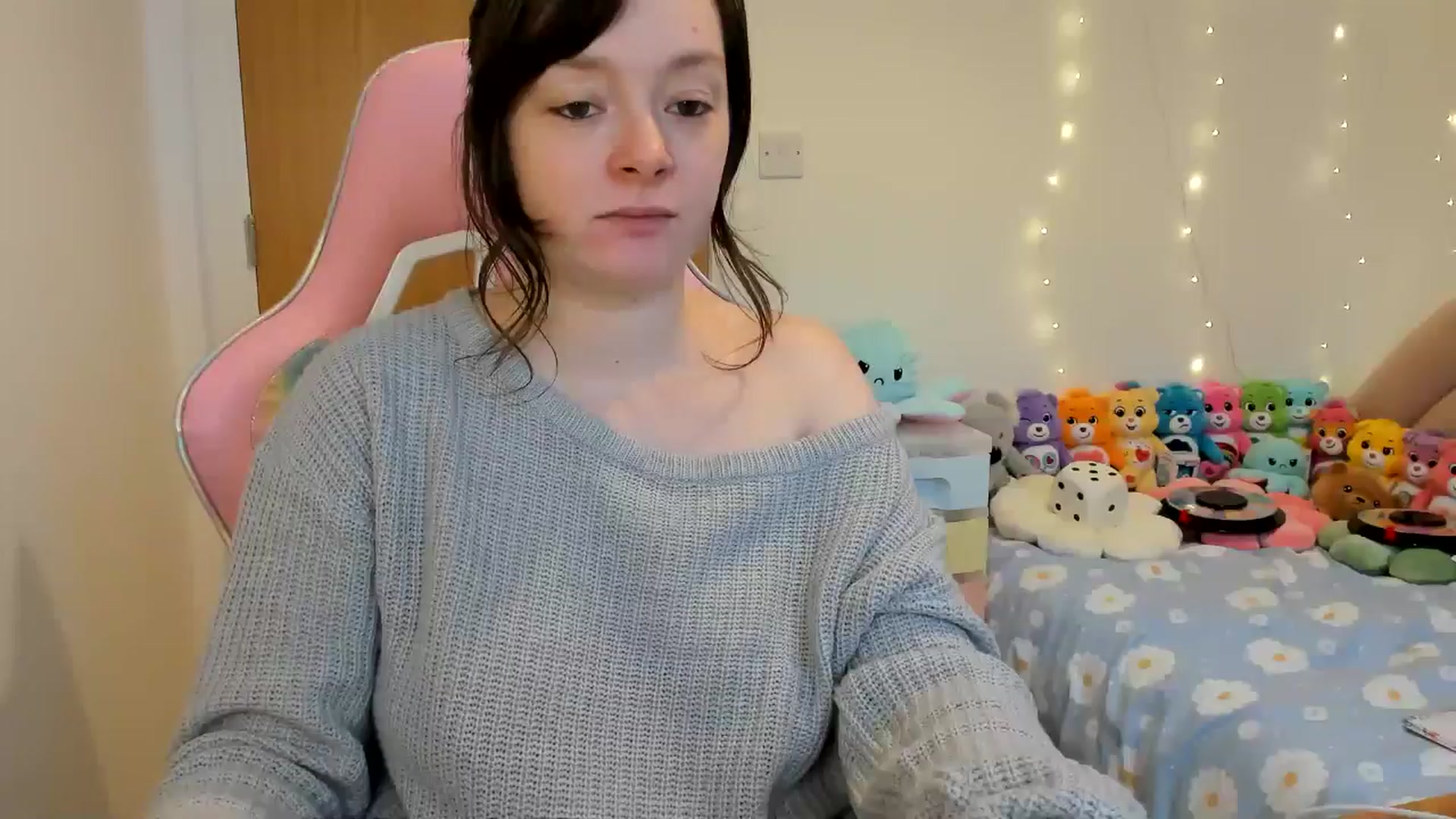 Gallery image thumbnail from JessieBear_'s myfreecams stream on, 12/30/2024, 15:23 image 18 of 20