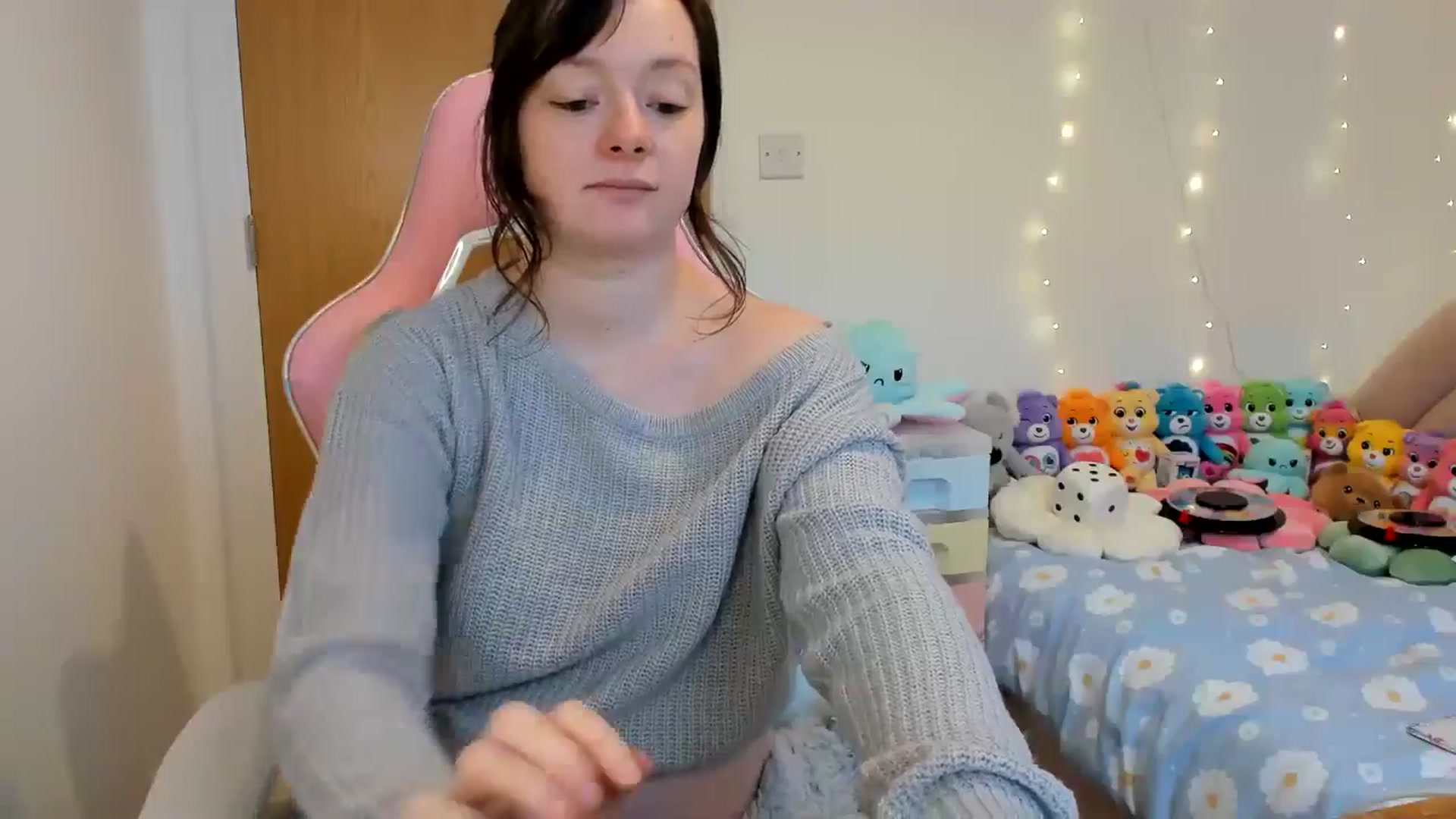 Gallery image thumbnail from JessieBear_'s myfreecams stream on, 12/30/2024, 15:23 image 10 of 20