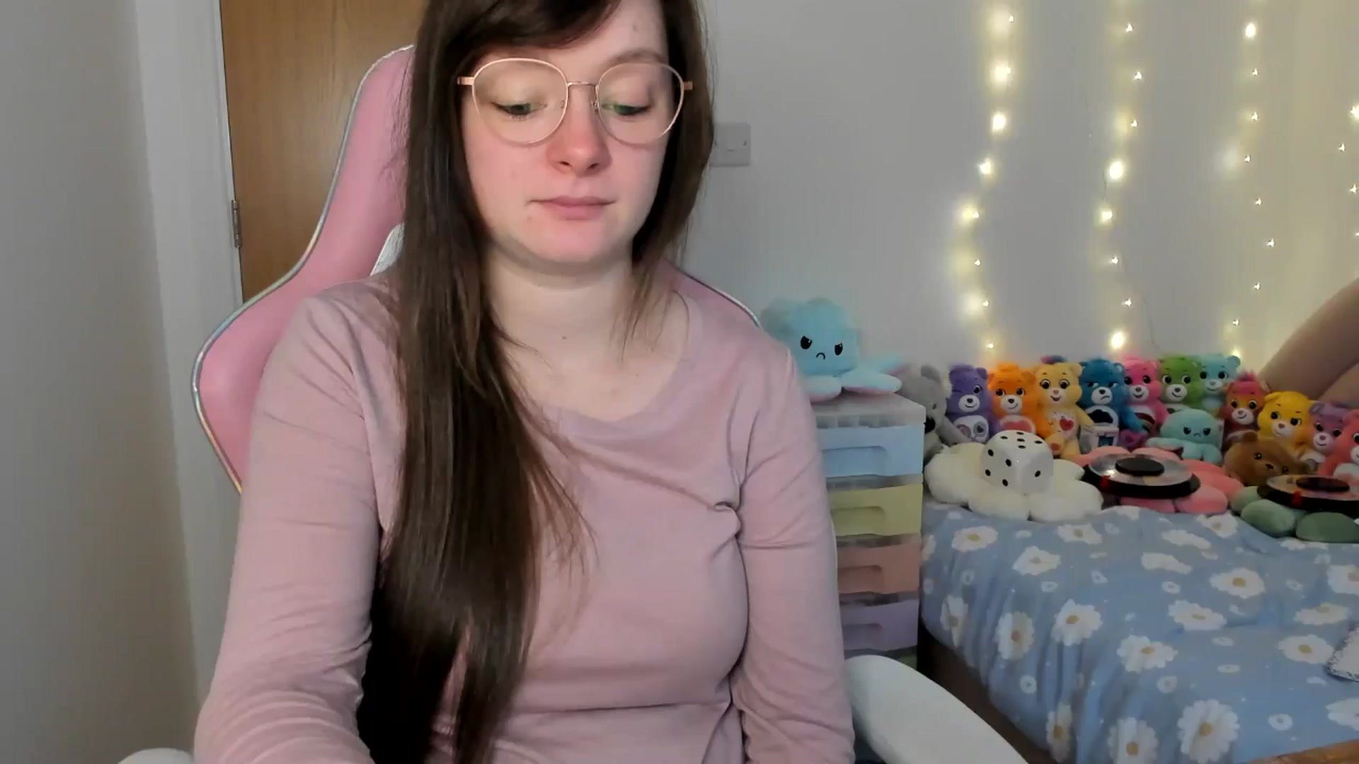 Gallery image thumbnail from JessieBear_'s myfreecams stream on, 12/31/2024, 15:54 image 13 of 20