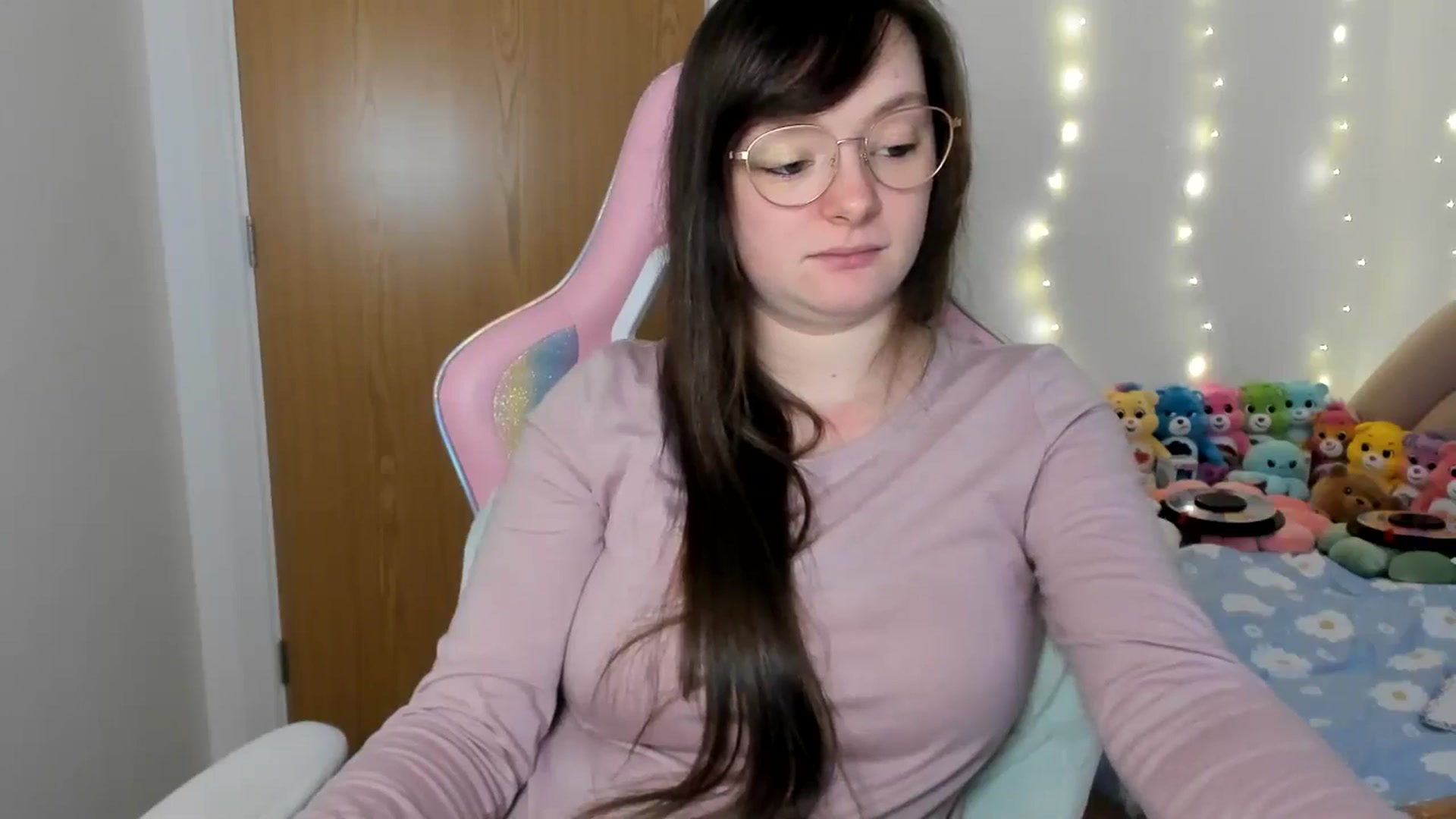 Gallery image thumbnail from JessieBear_'s myfreecams stream on, 12/31/2024, 15:54 image 19 of 20