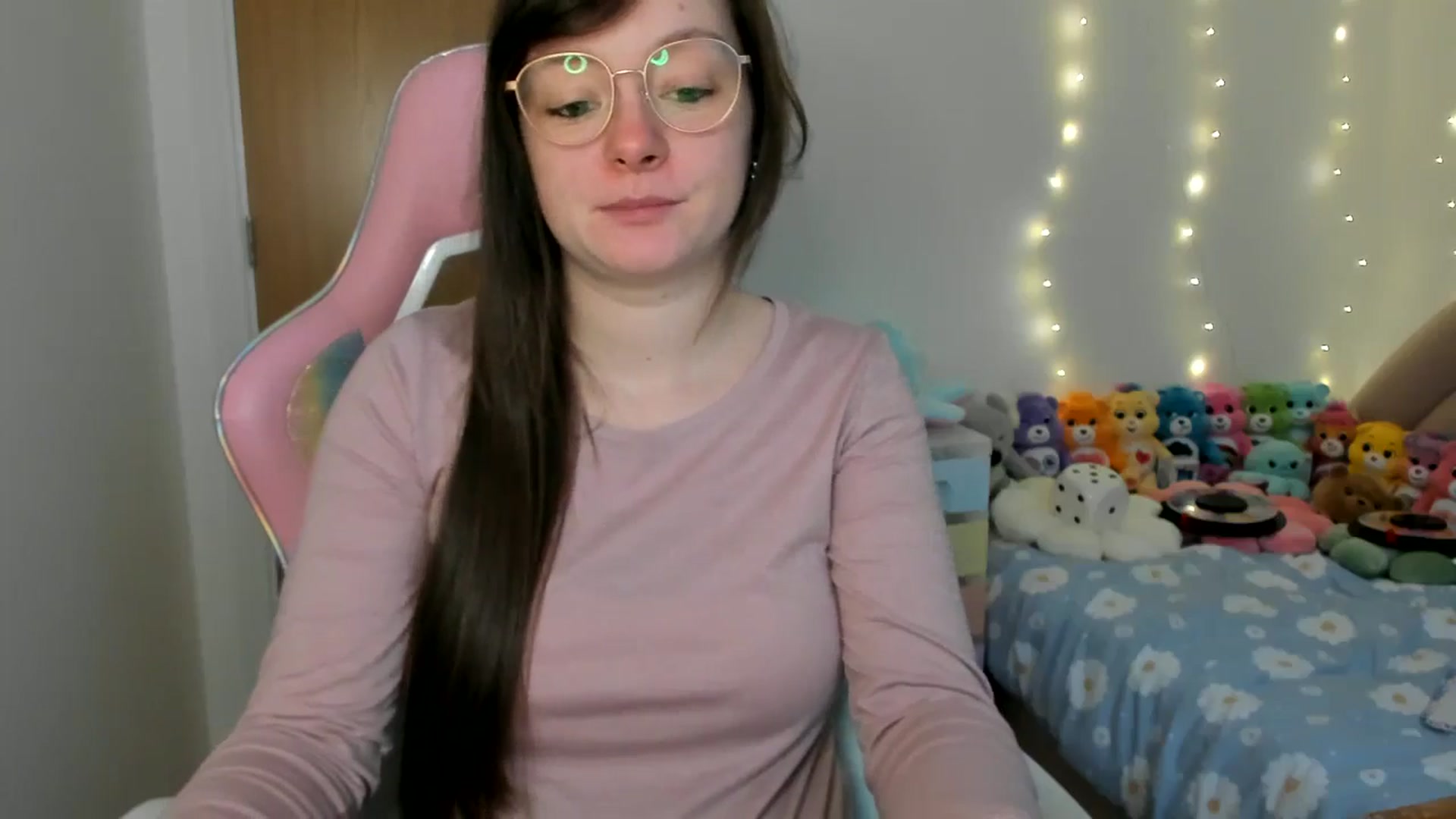 Gallery image thumbnail from JessieBear_'s myfreecams stream on, 12/31/2024, 15:54 image 10 of 20