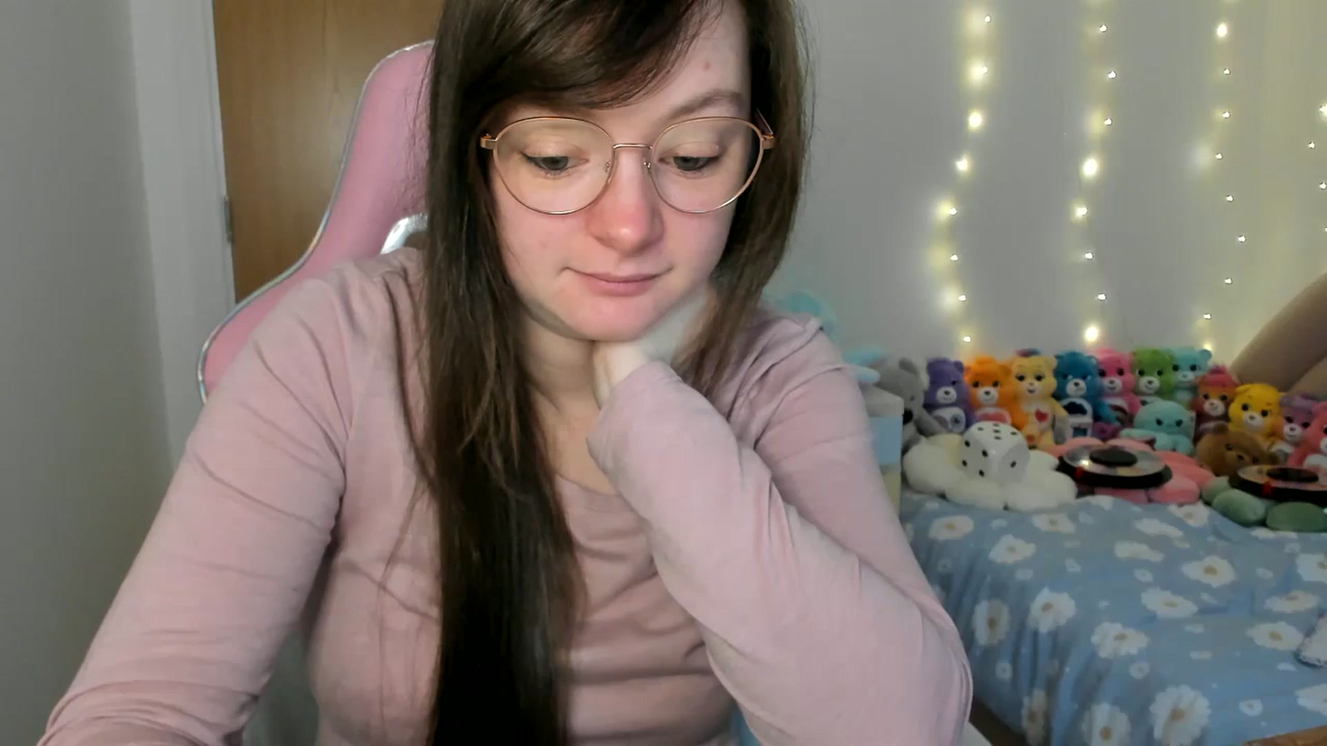 Gallery image thumbnail from JessieBear_'s myfreecams stream on, 12/31/2024, 15:54 image 12 of 20