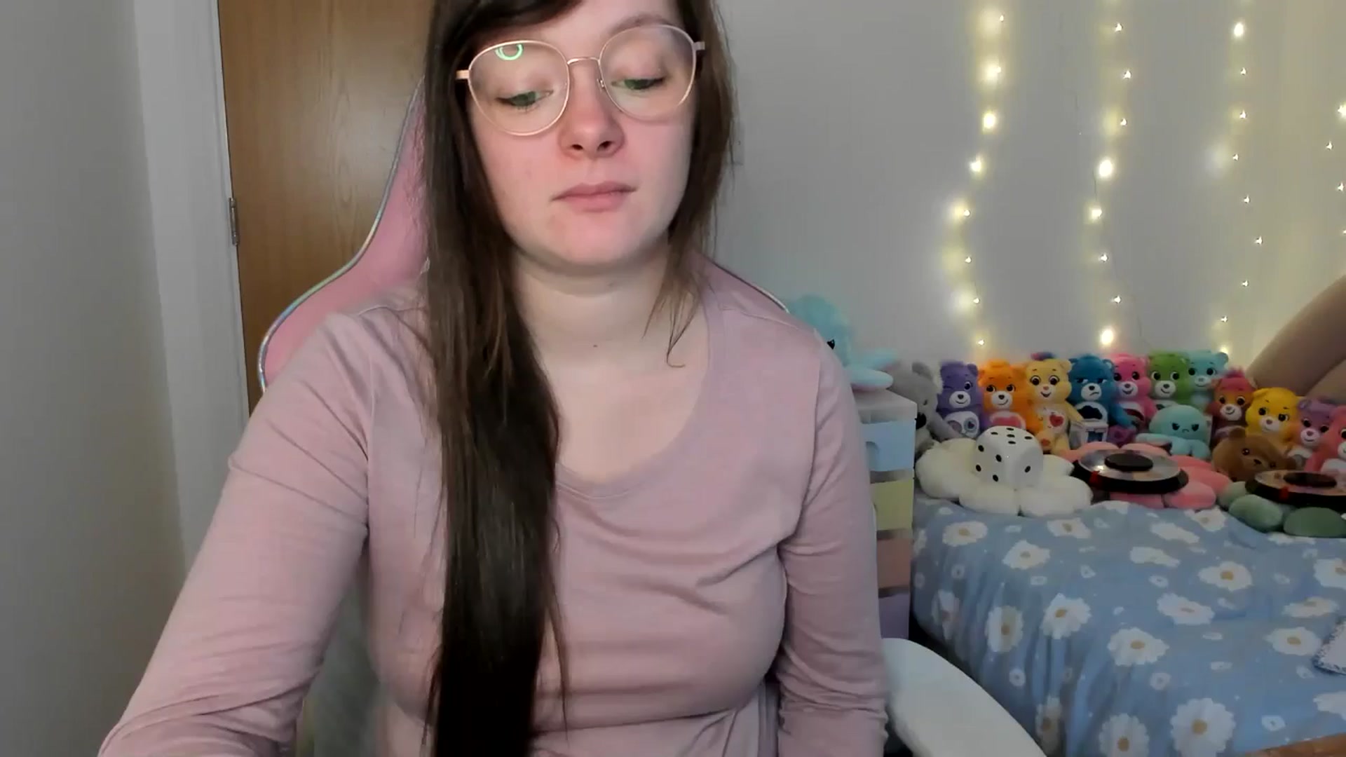 Gallery image thumbnail from JessieBear_'s myfreecams stream on, 12/31/2024, 15:54 image 15 of 20