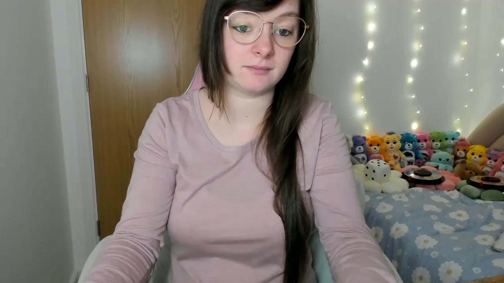 Gallery image thumbnail from JessieBear_'s myfreecams stream on, 12/31/2024, 16:24 image 17 of 20