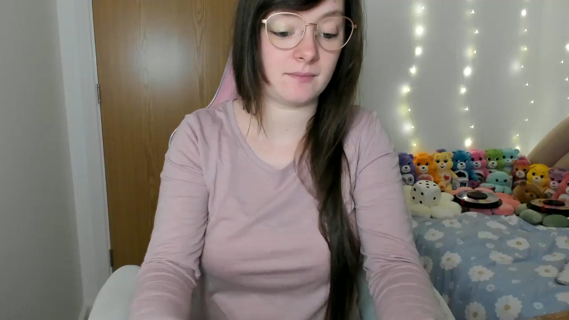 Gallery image thumbnail from JessieBear_'s myfreecams stream on, 12/31/2024, 16:24 image 15 of 20