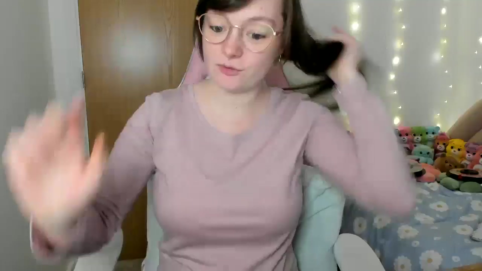 Gallery image thumbnail from JessieBear_'s myfreecams stream on, 12/31/2024, 16:24 image 7 of 20