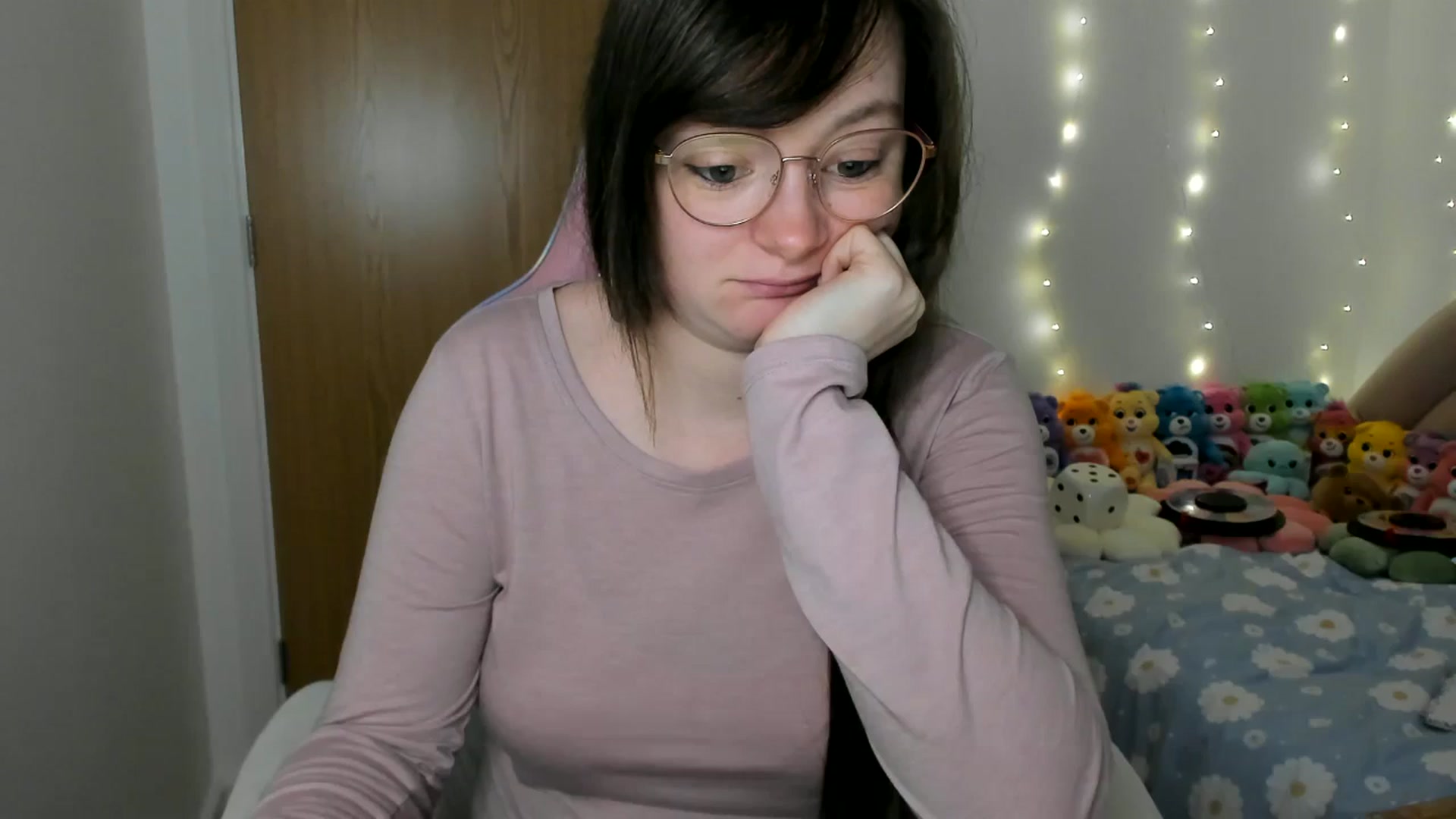 Gallery image thumbnail from JessieBear_'s myfreecams stream on, 12/31/2024, 16:24 image 9 of 20