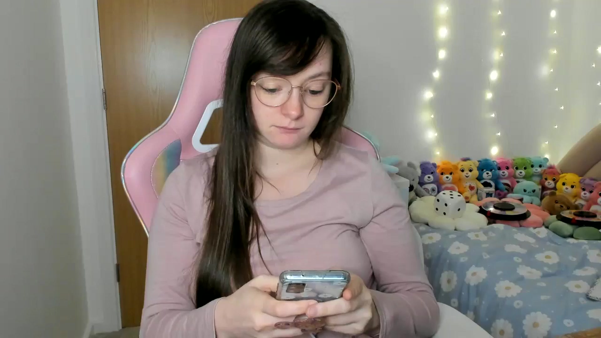 Gallery image thumbnail from JessieBear_'s myfreecams stream on, 12/31/2024, 16:24 image 4 of 20