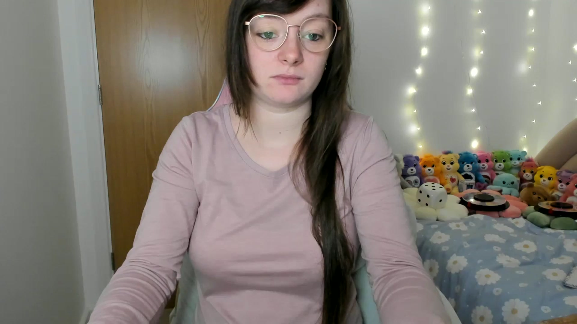 Gallery image thumbnail from JessieBear_'s myfreecams stream on, 12/31/2024, 16:24 image 16 of 20