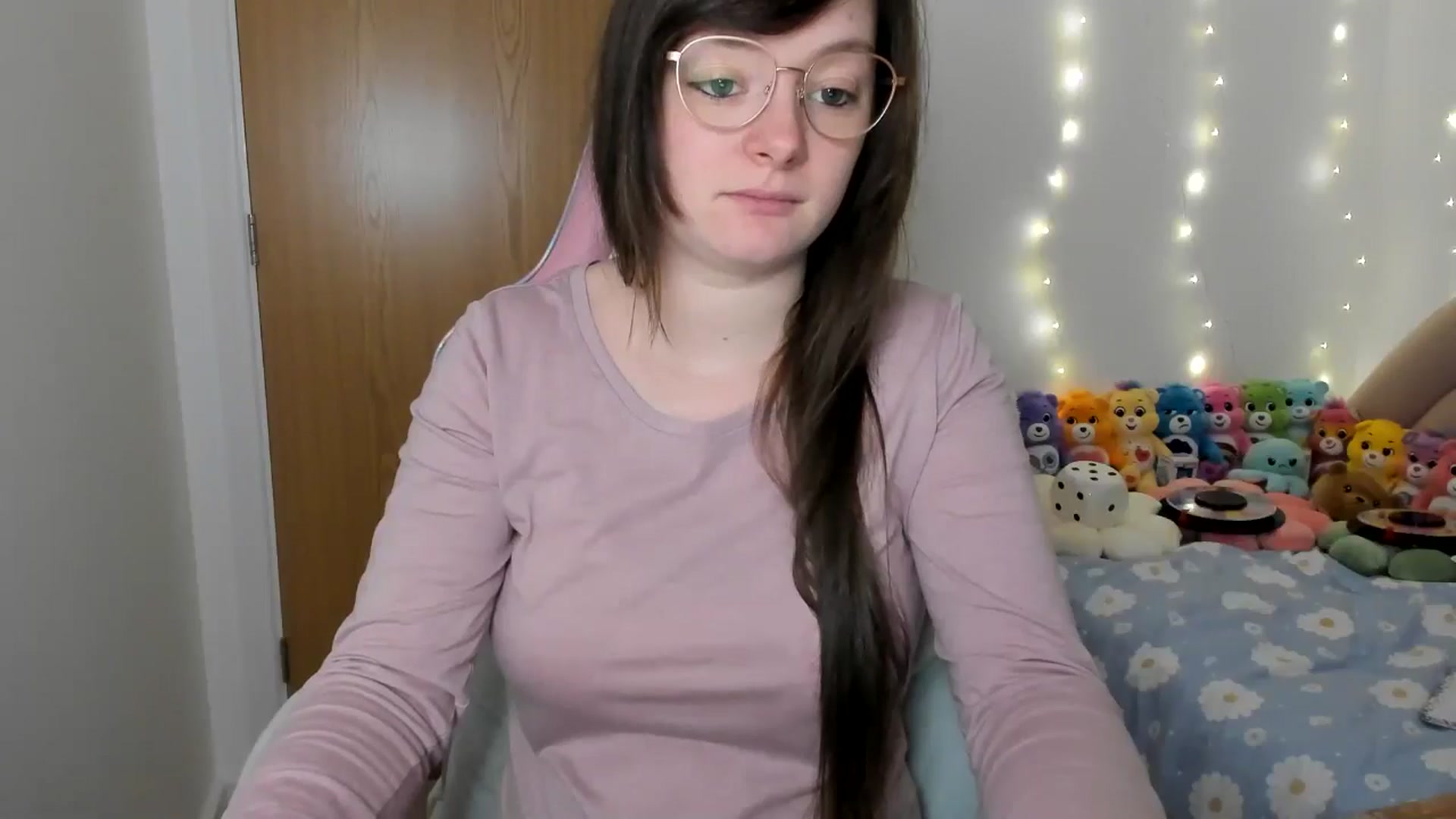 Gallery image thumbnail from JessieBear_'s myfreecams stream on, 12/31/2024, 16:24 image 14 of 20