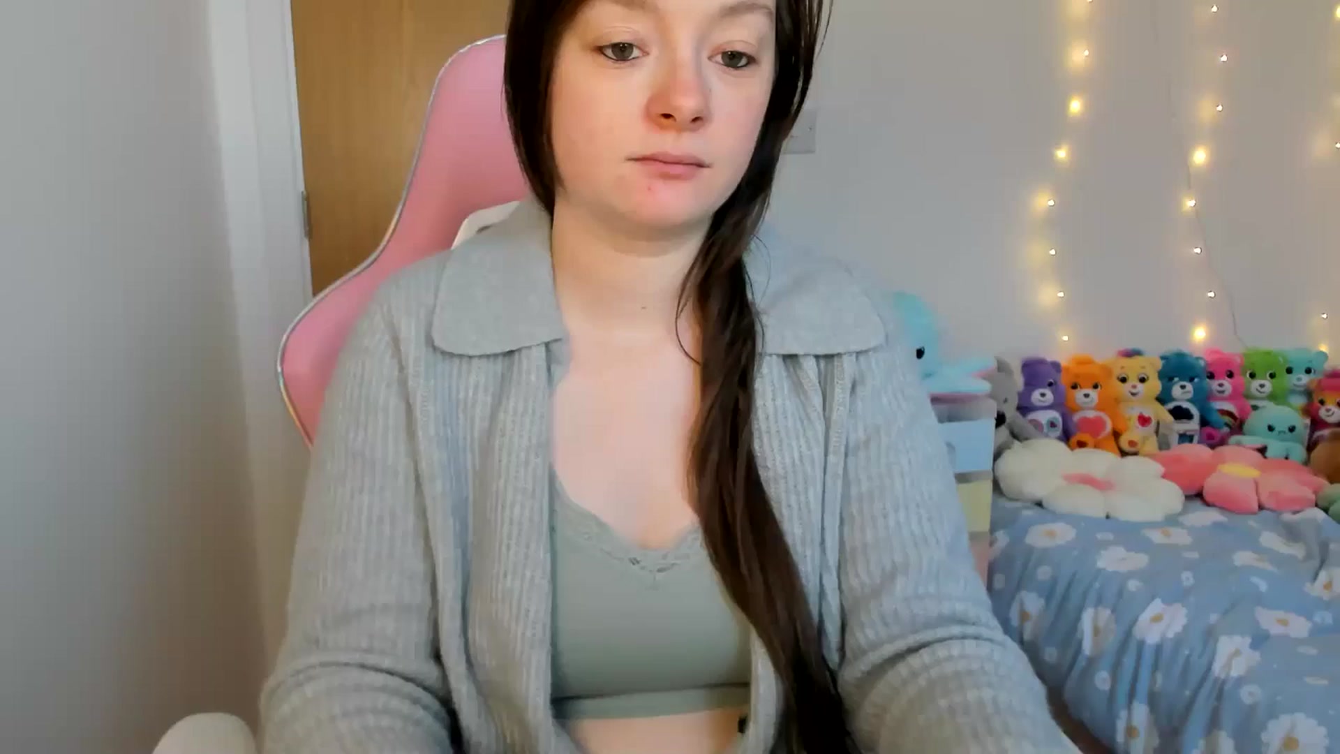 Gallery image thumbnail from JessieBear_'s myfreecams stream on, 01/02/2025, 18:13 image 1 of 20