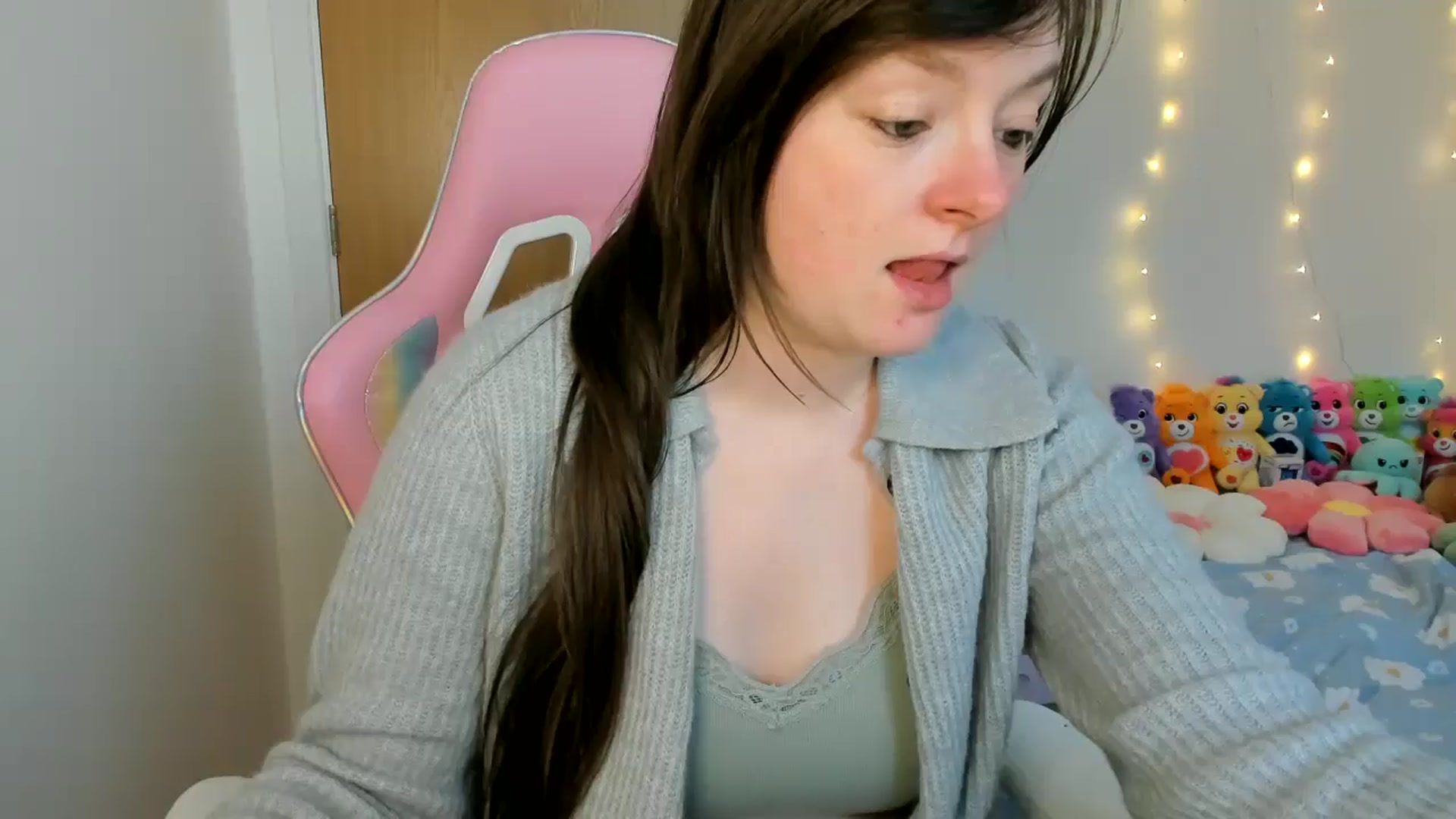 Gallery image thumbnail from JessieBear_'s myfreecams stream on, 01/02/2025, 18:13 image 2 of 20