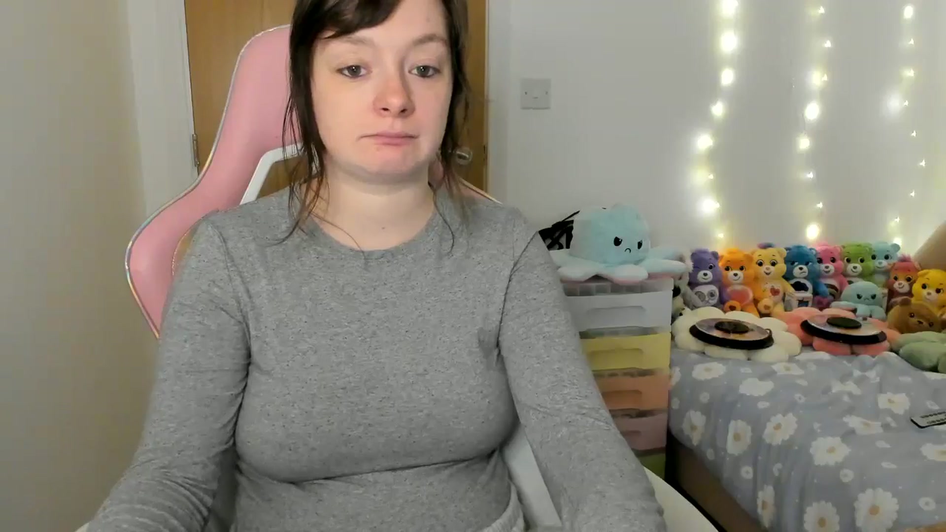Gallery image thumbnail from JessieBear_'s myfreecams stream on, 01/03/2025, 18:03 image 7 of 20